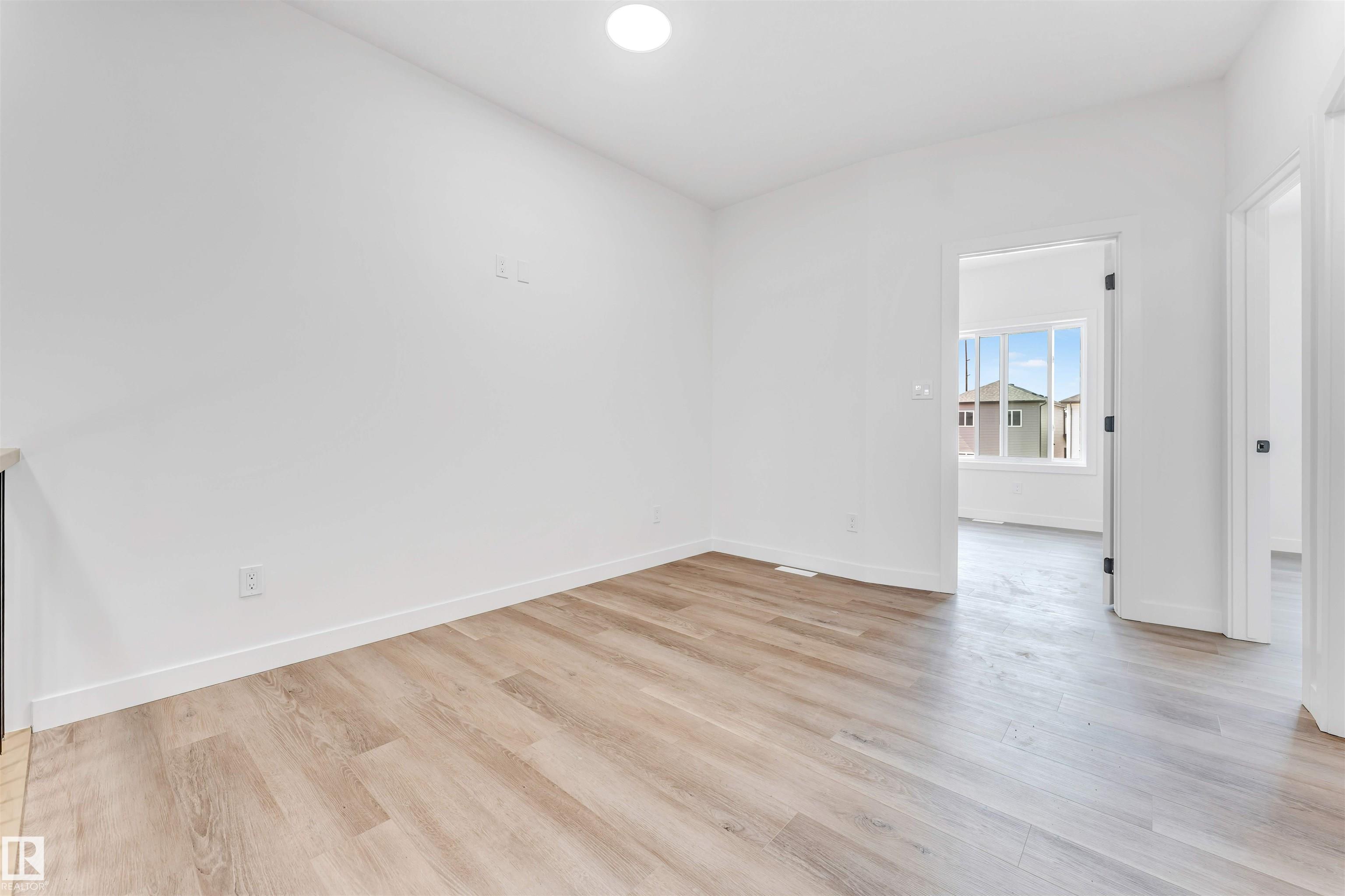 https://zimg.paragon.ice.com/ParagonImages/Property/PM/RAE/225400646/31/0/0/ca746bd57cd71a213b086c558cc86114/1/4b6d491445e79caaba007c507cb1e69a/225400646-ab2a7541-ab9a-404a-8348-d295adb3ad35.JPG