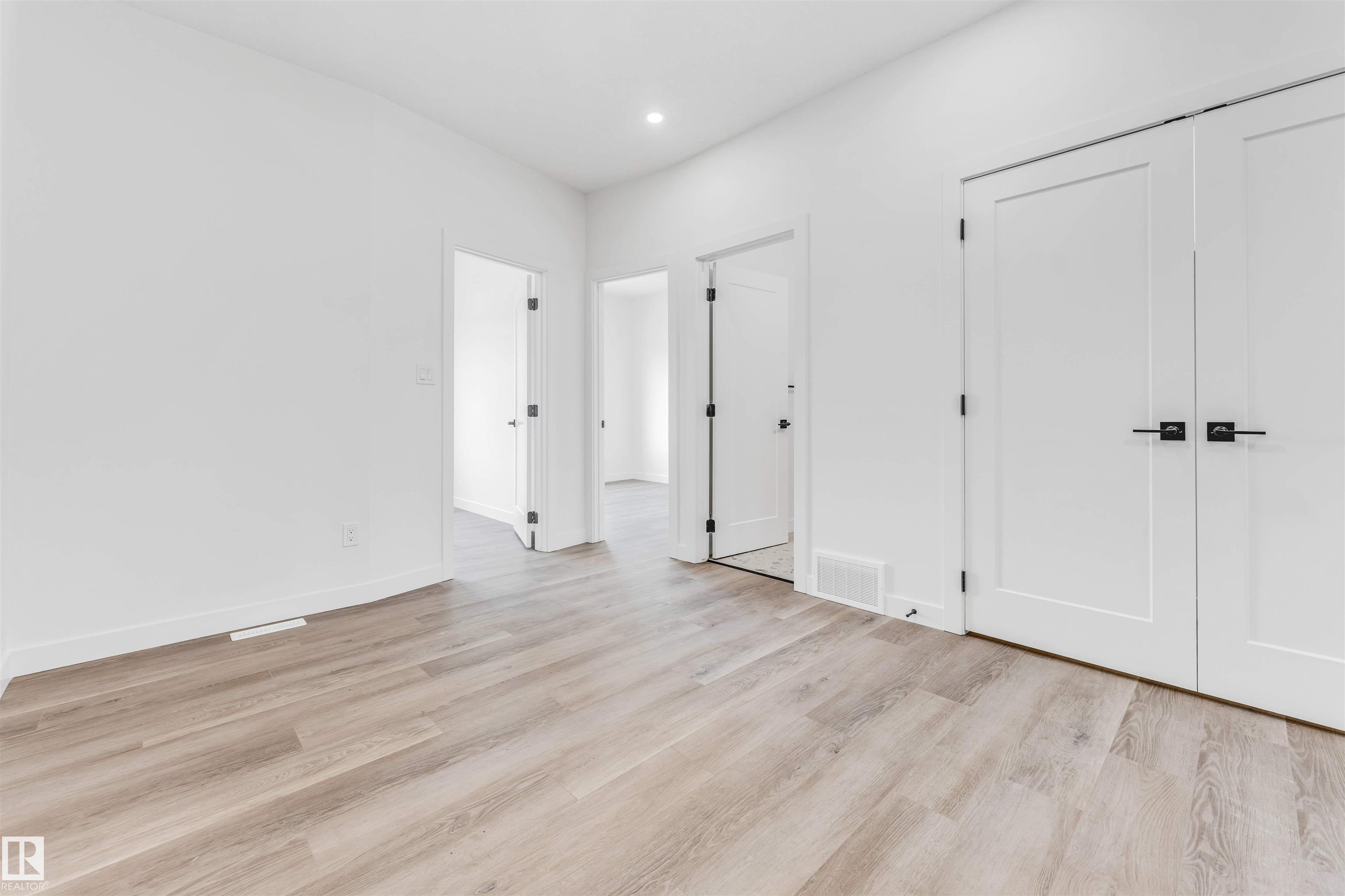 https://zimg.paragon.ice.com/ParagonImages/Property/PM/RAE/225400646/32/0/0/f67be983201b6e5eb33fc4f27d45e1de/1/4b6d491445e79caaba007c507cb1e69a/225400646-02f8c7b1-8bf3-4b73-829d-001dae847af3.JPG