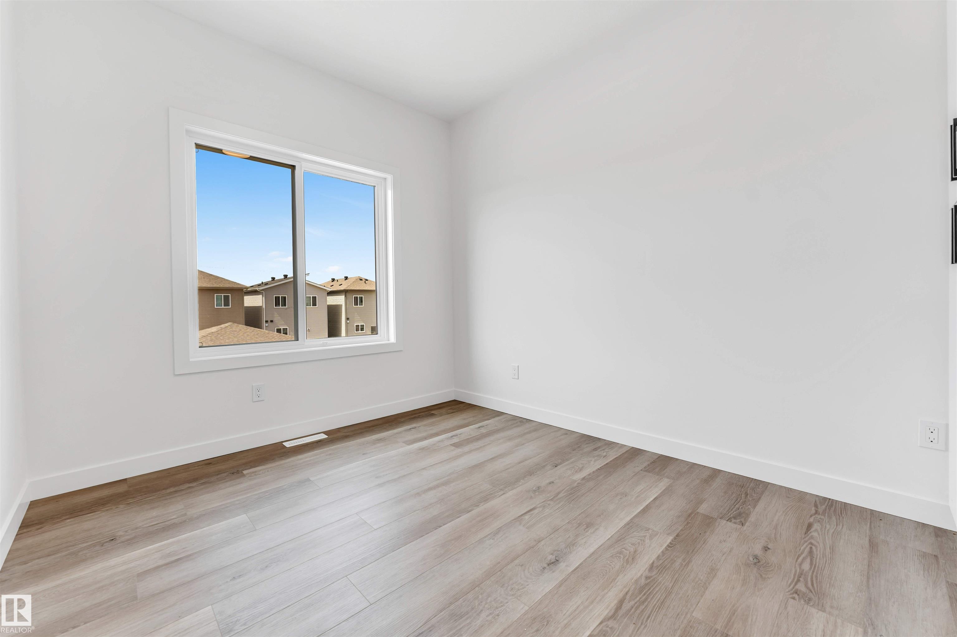 https://zimg.paragon.ice.com/ParagonImages/Property/PM/RAE/225400646/37/0/0/96924c8b0b083d5423f4483e78ad893e/1/4b6d491445e79caaba007c507cb1e69a/225400646-4c5407f5-9435-45c6-83e8-8b85f709fe6a.JPG