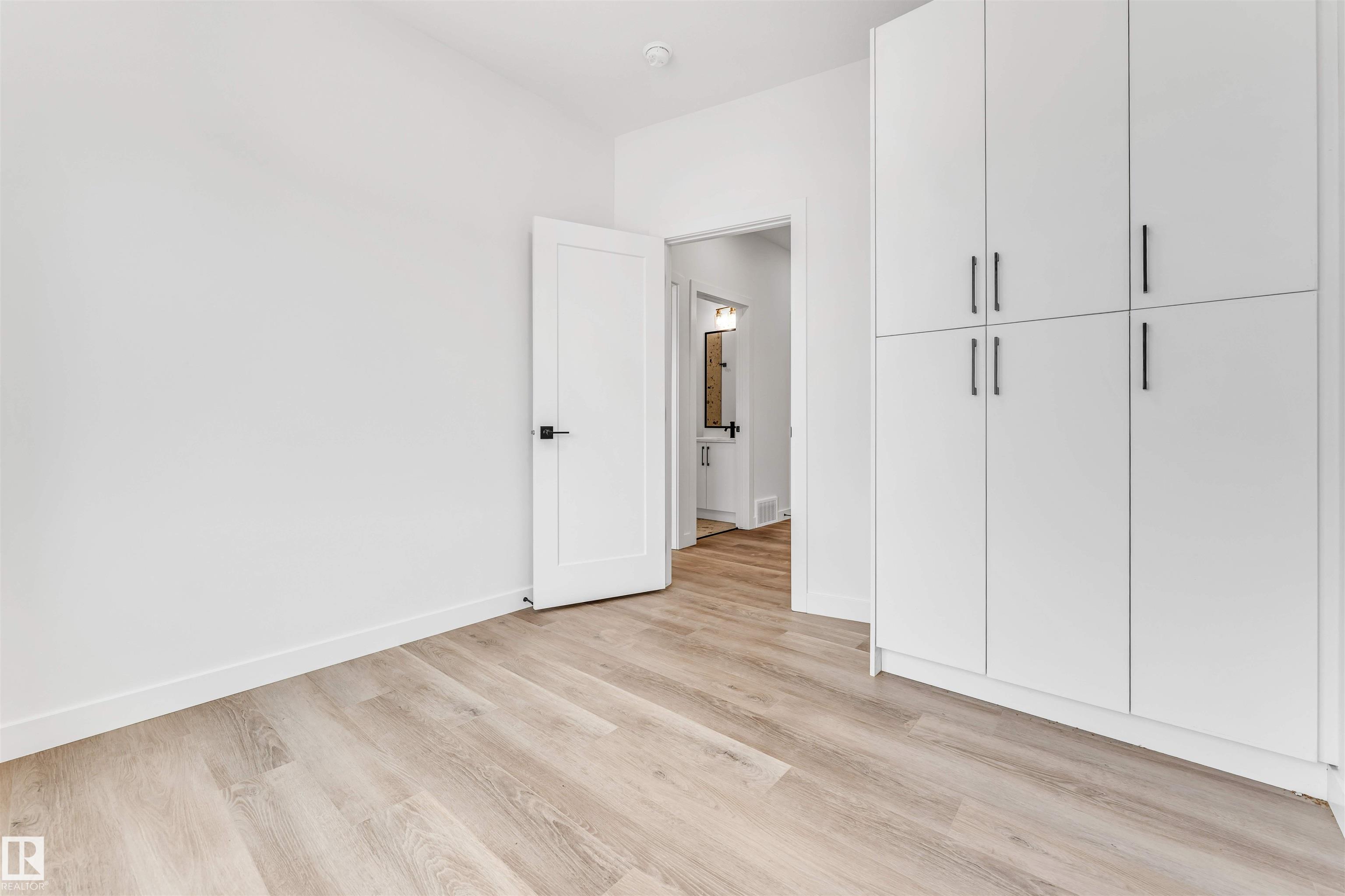 https://zimg.paragon.ice.com/ParagonImages/Property/PM/RAE/225400646/40/0/0/ca6debbd9b4982f588254f8da40789ac/1/4b6d491445e79caaba007c507cb1e69a/225400646-e5c36b6d-35b9-4479-ab3c-fc682ca383d8.JPG
