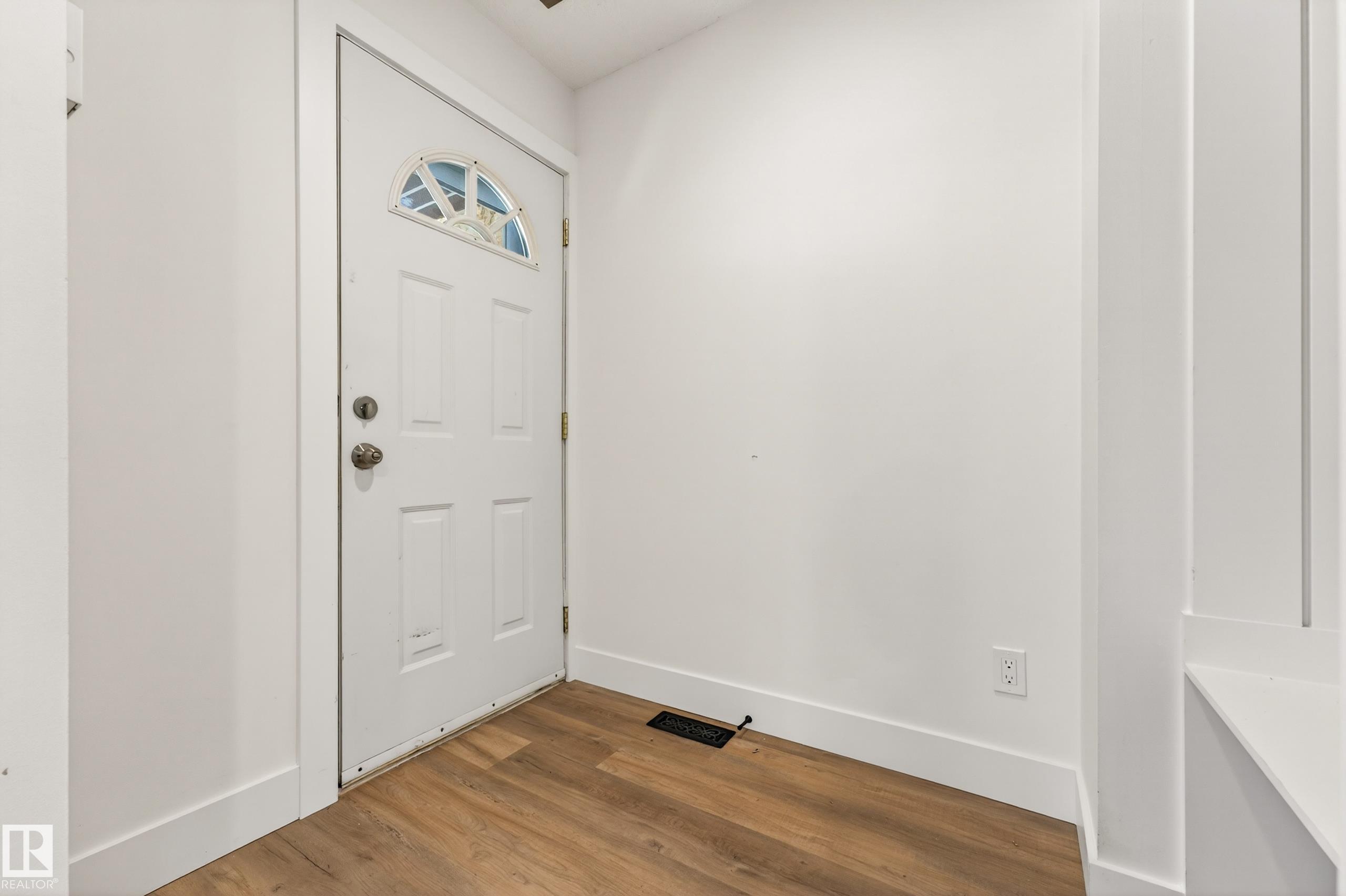 Photo 10 at 17312 108 Street NW, Baturyn, Edmonton