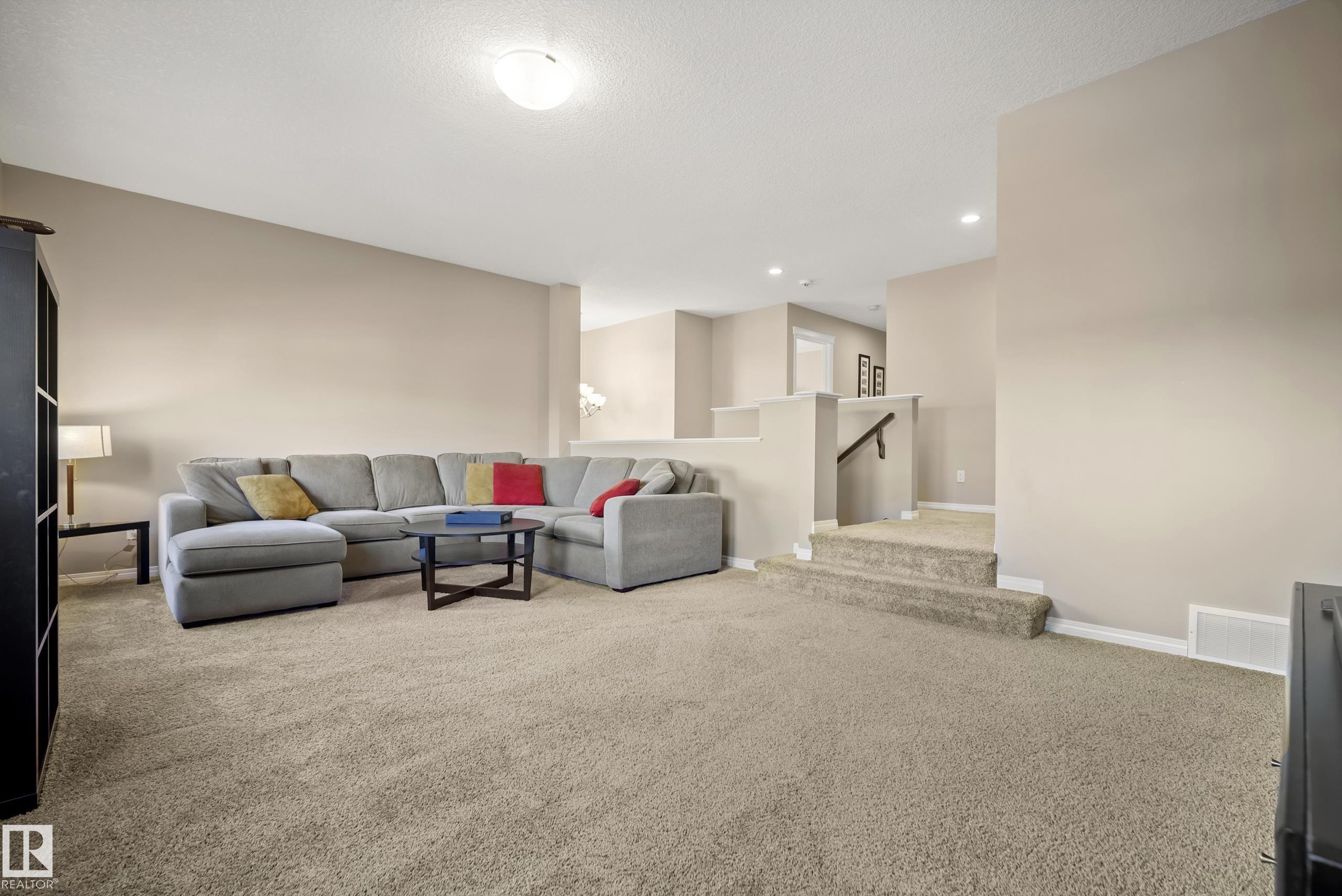 https://zimg.paragon.ice.com/ParagonImages/Property/PM/RAE/225400659/29/0/0/8bece4d2fde845f7a606604a289a922e/1/3f42c83c317035563c97f40f98c02a69/225400659-aebd4239-6d3b-445a-9fd1-00dd44265bed.JPG
