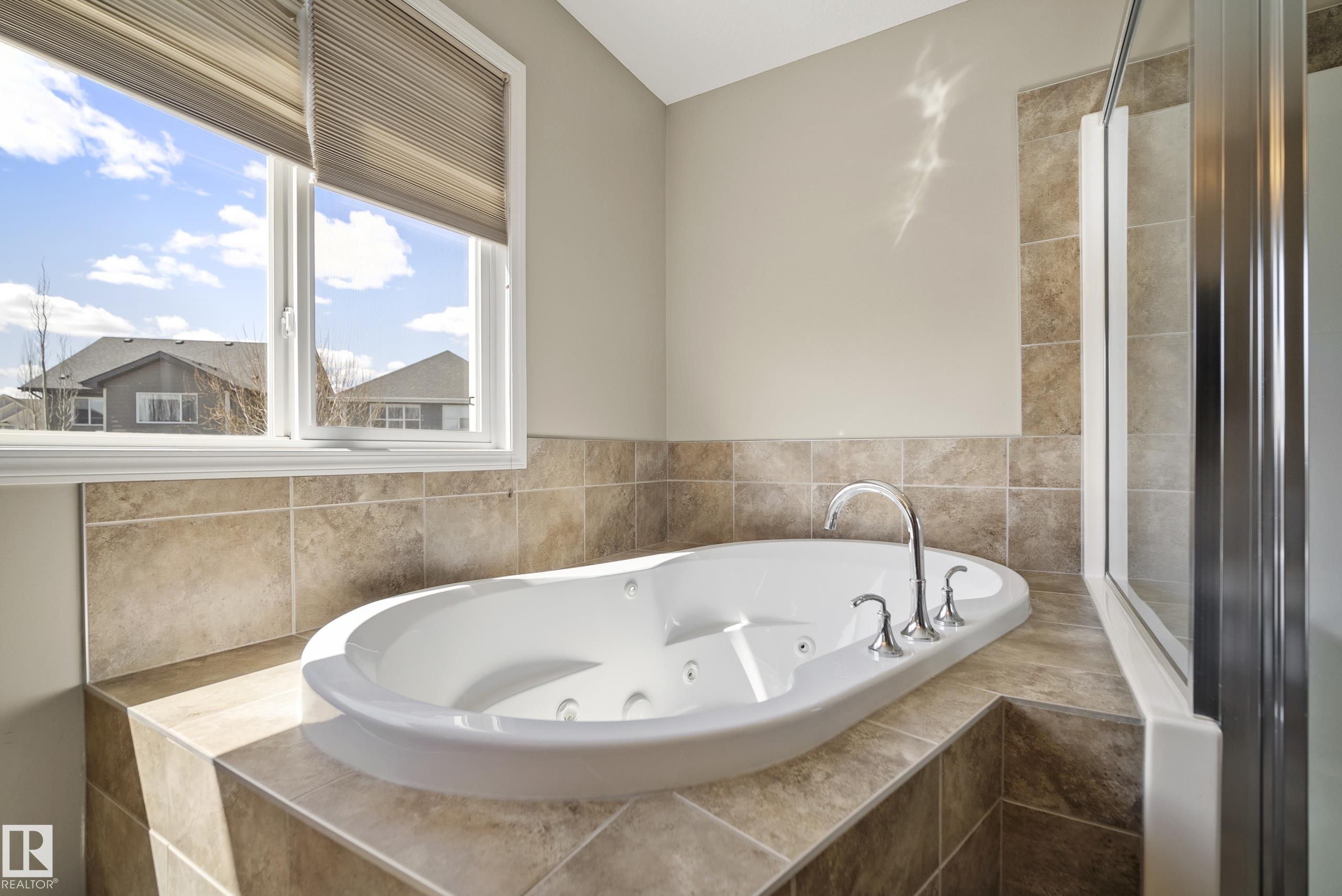 https://zimg.paragon.ice.com/ParagonImages/Property/PM/RAE/225400659/35/0/0/c8e973aea5cc73c5f7c32f8ace3735dc/1/3f42c83c317035563c97f40f98c02a69/225400659-4e2f3249-89e0-494e-b1d2-48f5359bab6a.JPG