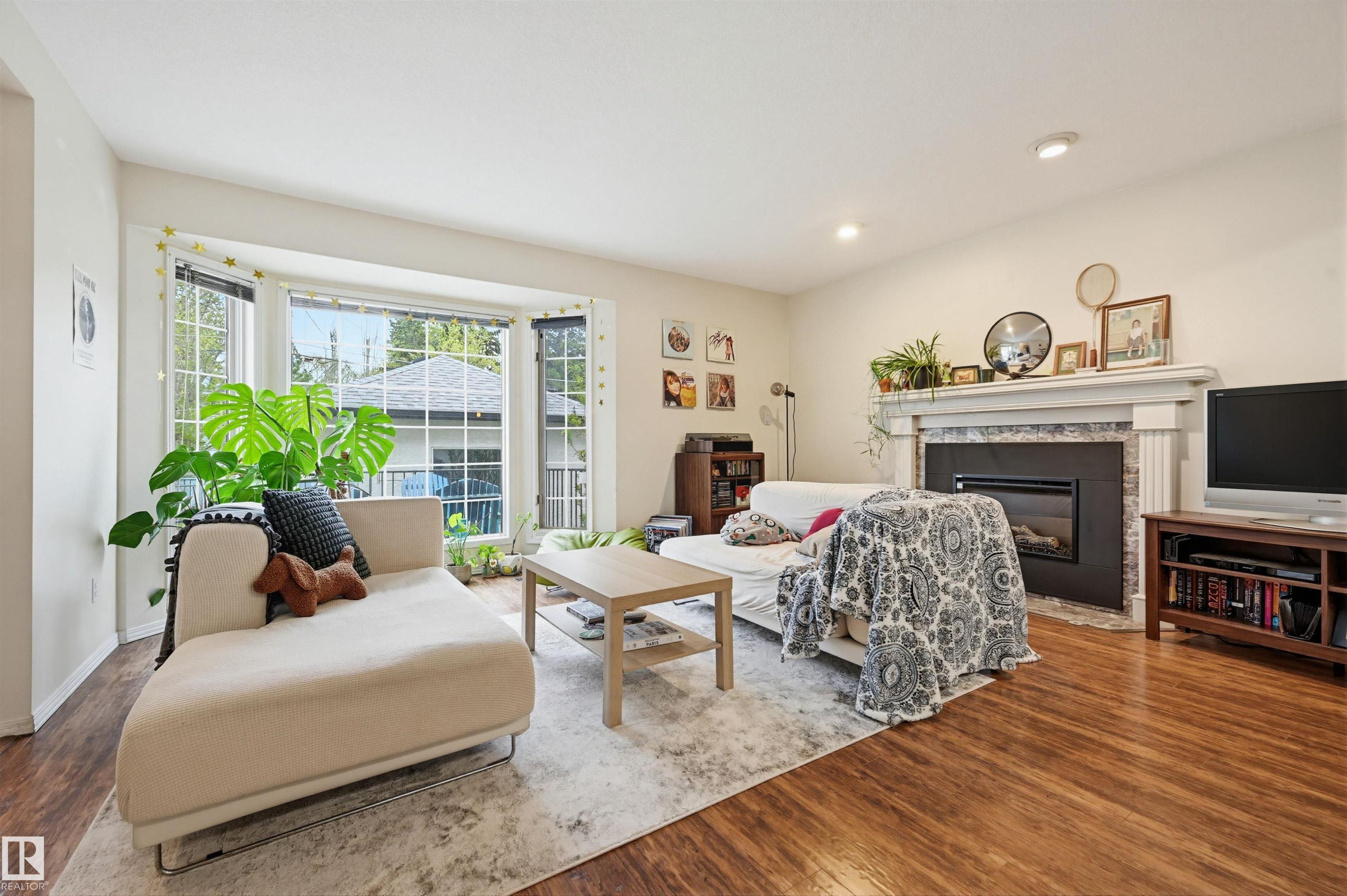 Picture for 11107 UNIVERSITY AV NW