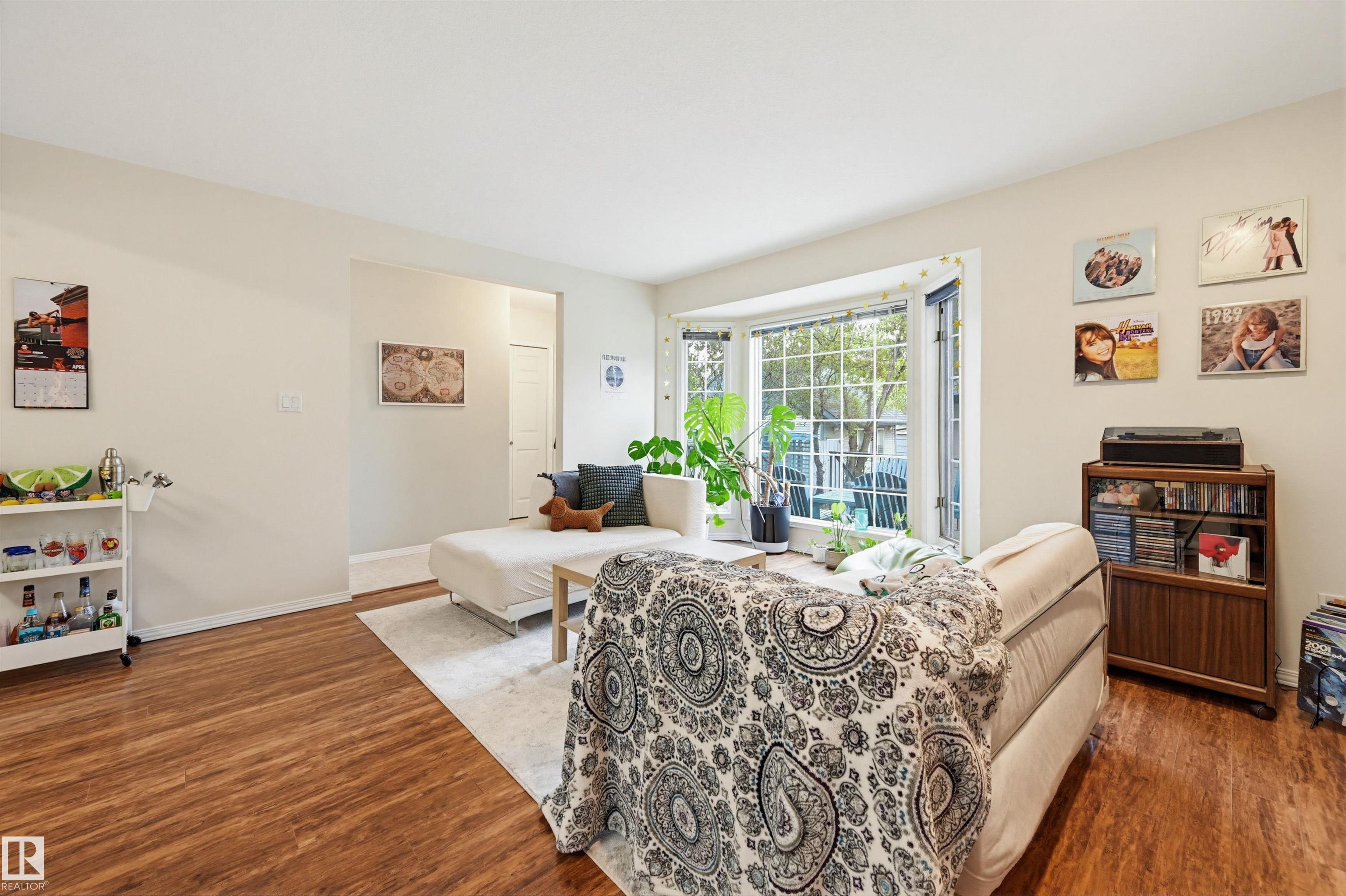 https://zimg.paragon.ice.com/ParagonImages/Property/PM/RAE/225400668/6/0/0/1b3aeb6fee948abdda52a54c26c837e1/1/a3b4b808165de754cf694df5ba050740/225400668-e347a366-cfc1-428d-8584-82a4affddbd2.JPG