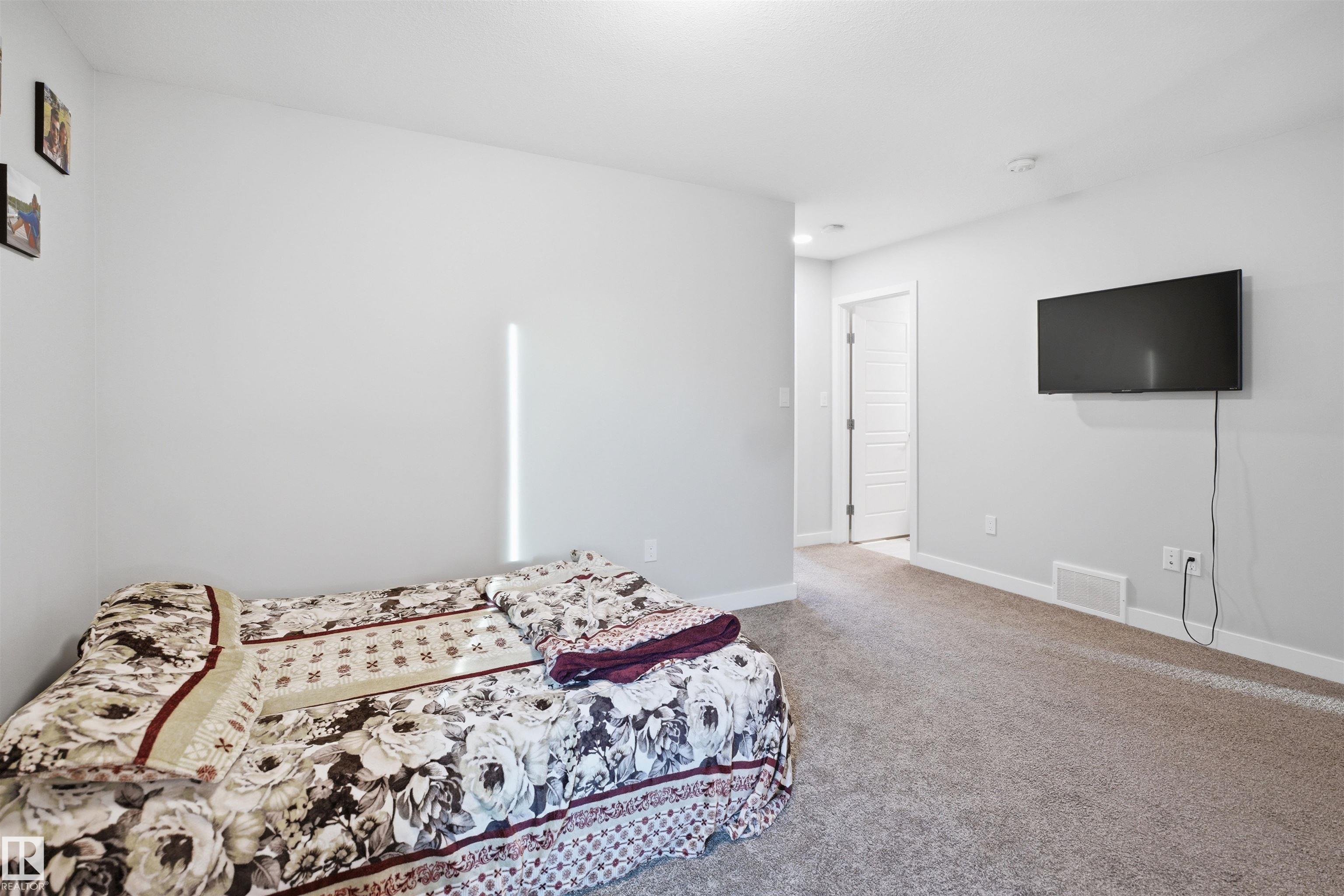 https://zimg.paragon.ice.com/ParagonImages/Property/PM/RAE/225400672/25/0/0/ccba92f187697754fffc8e0a714d033e/1/de4a514dd706265c72cd4b7d76d933a6/225400672-7dad3184-9a98-43dc-b9d6-72179fbdf936.JPG