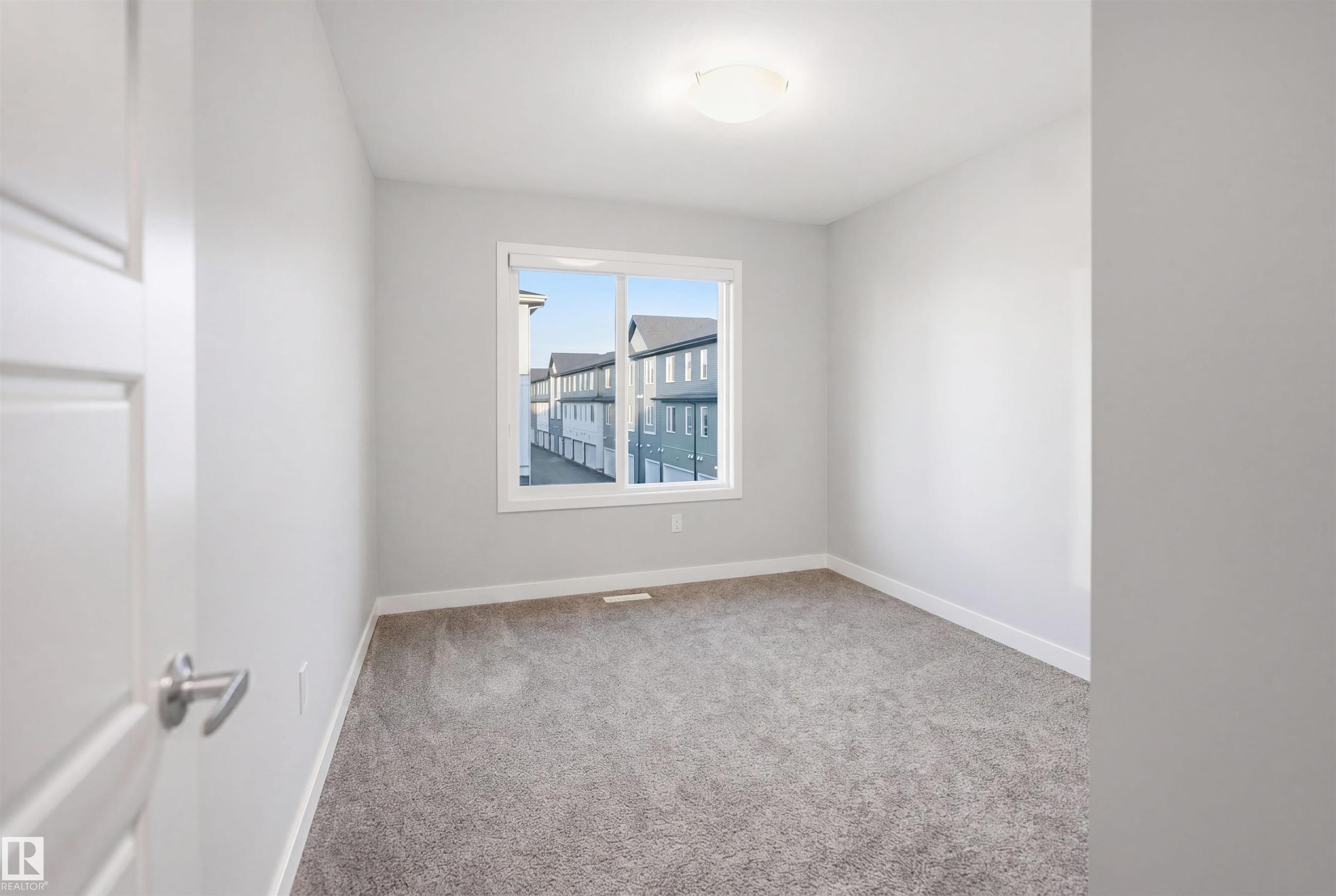 https://zimg.paragon.ice.com/ParagonImages/Property/PM/RAE/225400672/29/0/0/94483ce4bad0dbee2764e559f1ef2628/1/de4a514dd706265c72cd4b7d76d933a6/225400672-b6f542a1-dca5-4d20-b37f-7b661e0e44d1.JPG