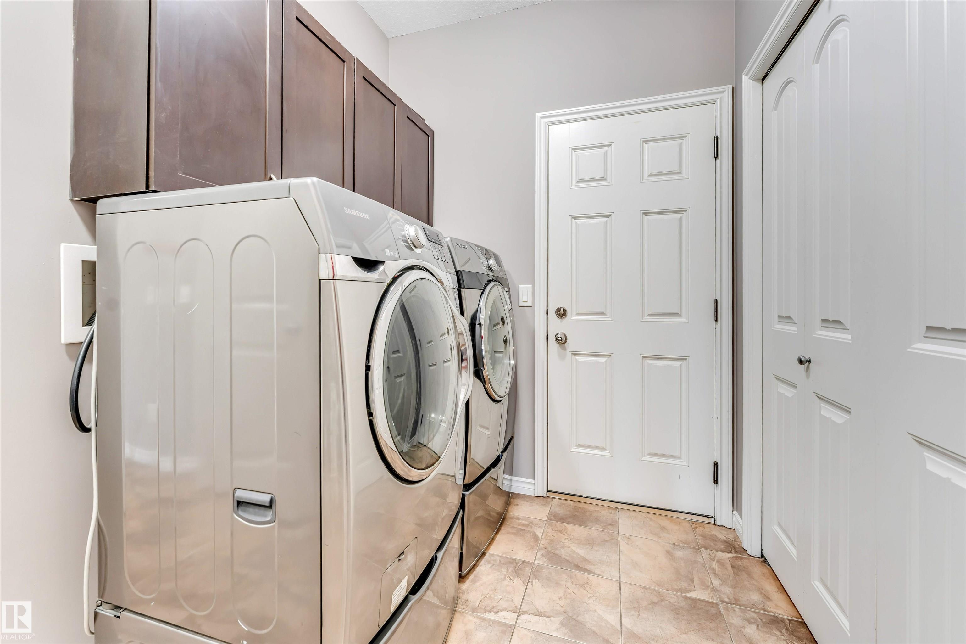 https://zimg.paragon.ice.com/ParagonImages/Property/PM/RAE/225400681/19/0/0/5f2975e3a967a2f254fa4485b3b9735f/1/496ec35367591401a3ca016415ee36e5/225400681-26160dda-da73-40b1-a03c-78514ca24fdf.JPG