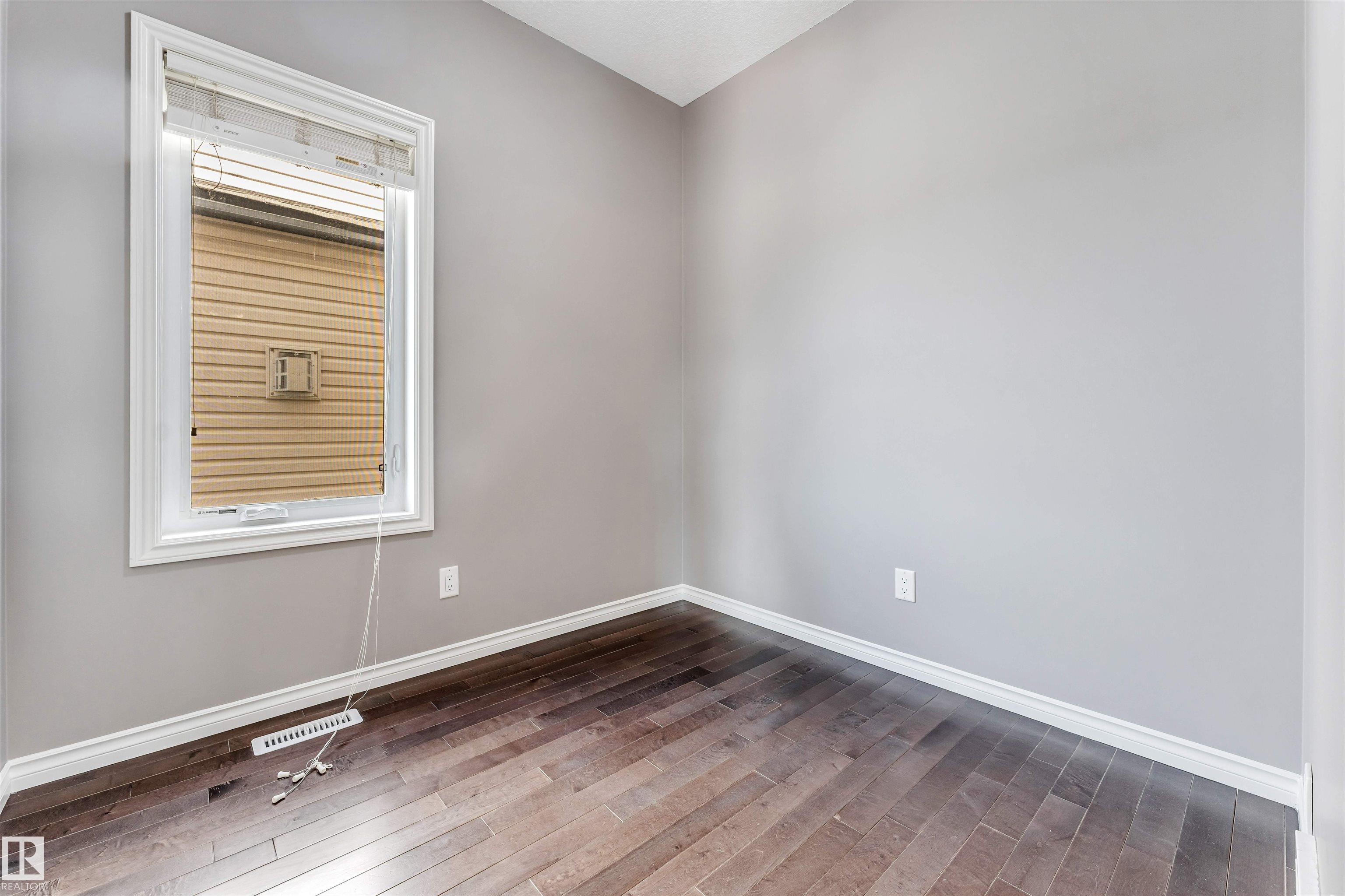 https://zimg.paragon.ice.com/ParagonImages/Property/PM/RAE/225400681/20/0/0/2a07fc7eafb2202e93f6d50e2cbe47e0/1/496ec35367591401a3ca016415ee36e5/225400681-973be78c-45f0-4bcb-83ff-4ed0998fbb00.JPG