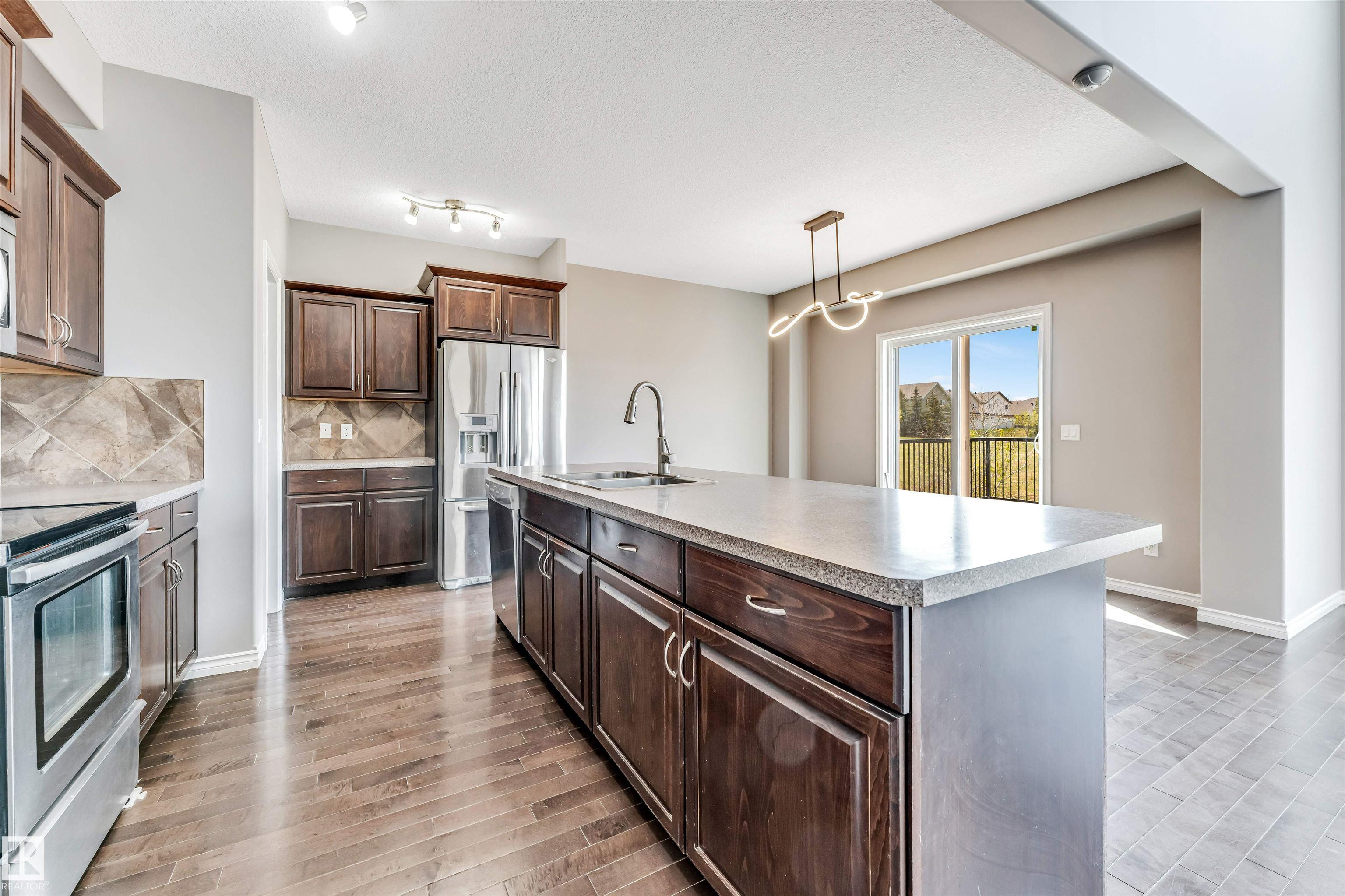 https://zimg.paragon.ice.com/ParagonImages/Property/PM/RAE/225400681/21/0/0/9c65eabdfdd01777447cff92a7fd3498/1/496ec35367591401a3ca016415ee36e5/225400681-b854410a-7b97-4758-be99-dc0a91c76eae.JPG
