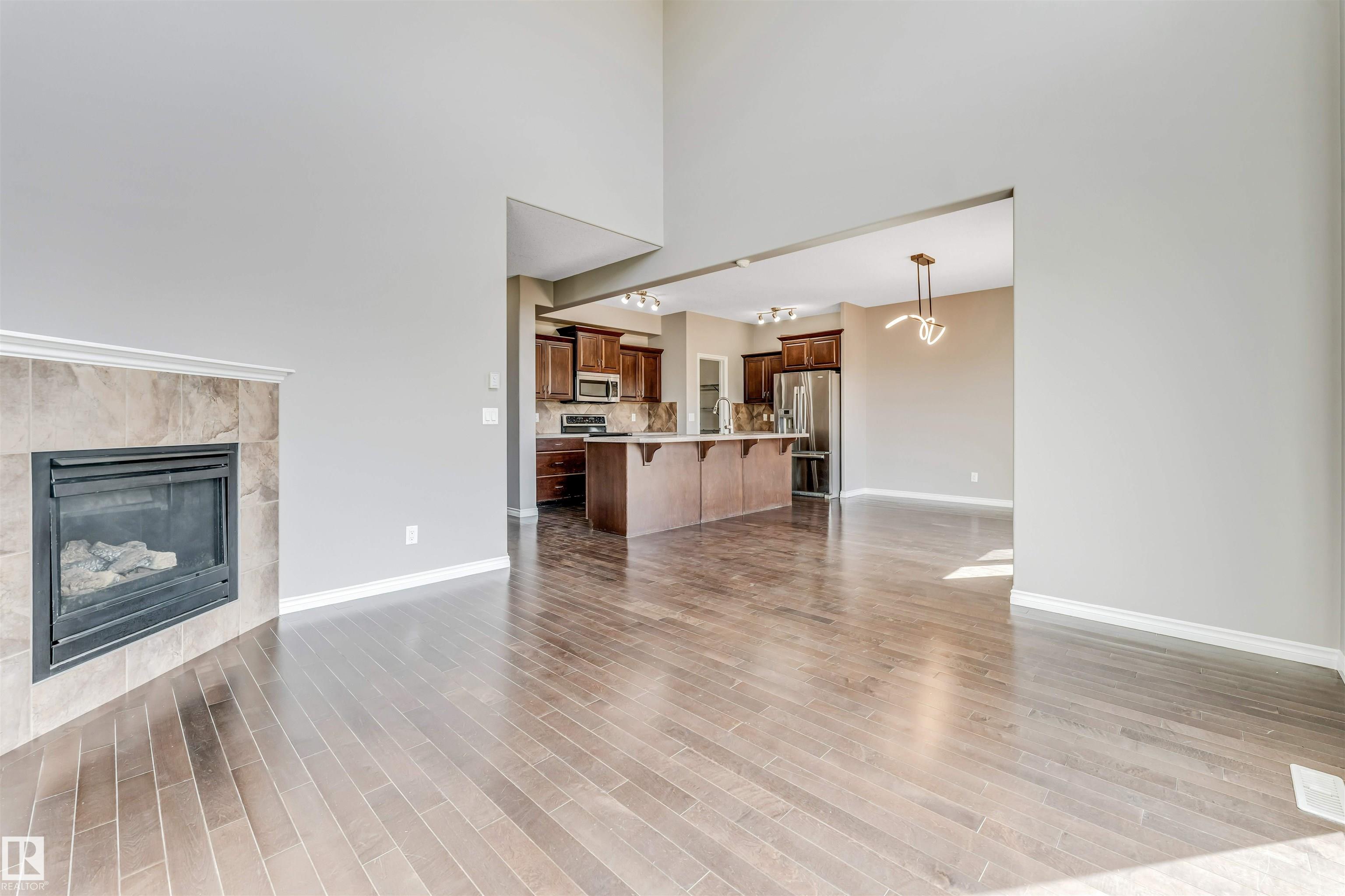 https://zimg.paragon.ice.com/ParagonImages/Property/PM/RAE/225400681/33/0/0/e522dff9bf8057f6cf0eb993170716e5/1/496ec35367591401a3ca016415ee36e5/225400681-991a4925-a56e-4f23-9368-e2b94c590933.JPG