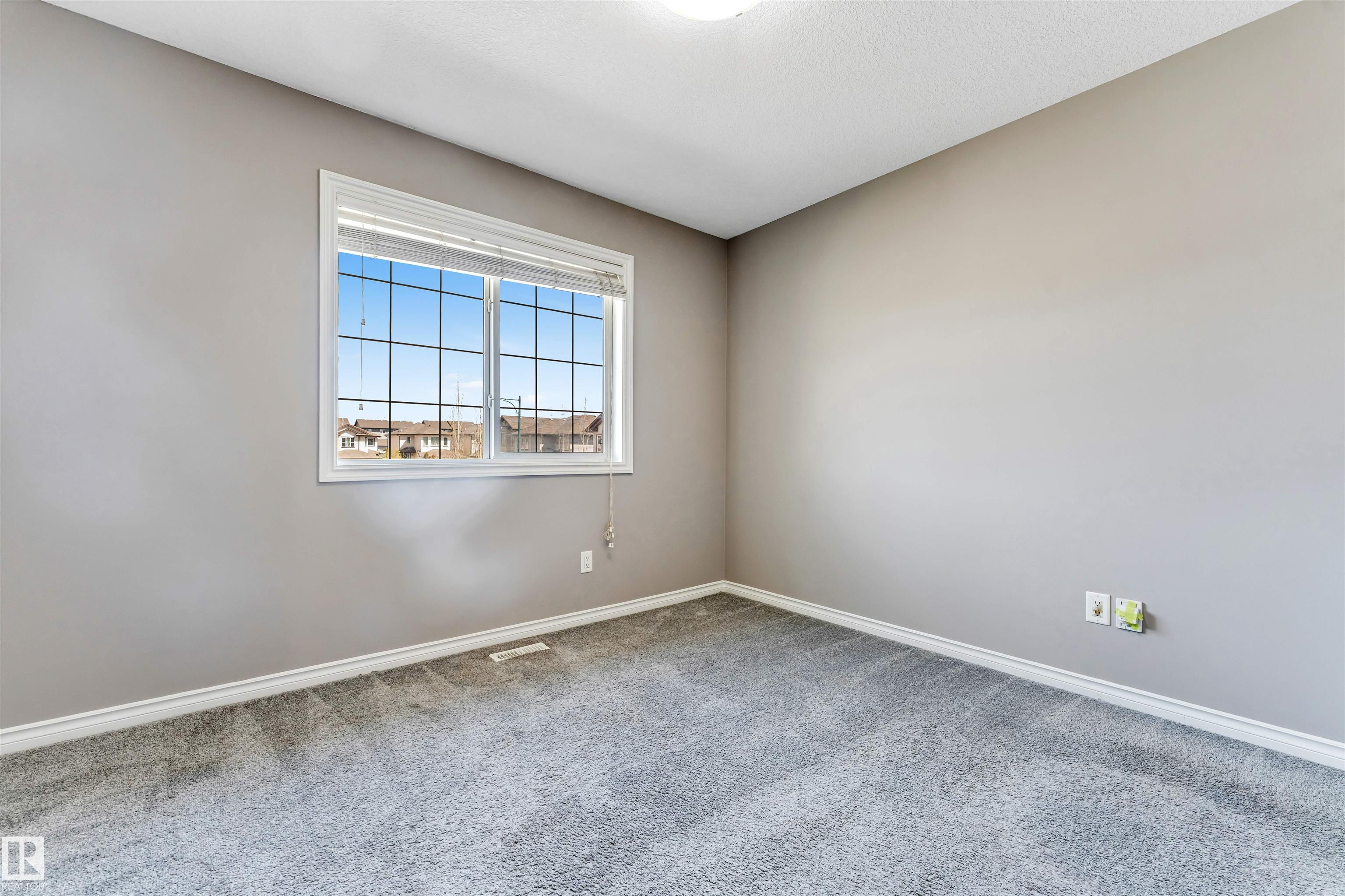 https://zimg.paragon.ice.com/ParagonImages/Property/PM/RAE/225400681/39/0/0/6e30e40fe2c4cd27e143f3137feca17e/1/496ec35367591401a3ca016415ee36e5/225400681-863ffac9-deba-4efb-99d6-c023c6c4d759.JPG