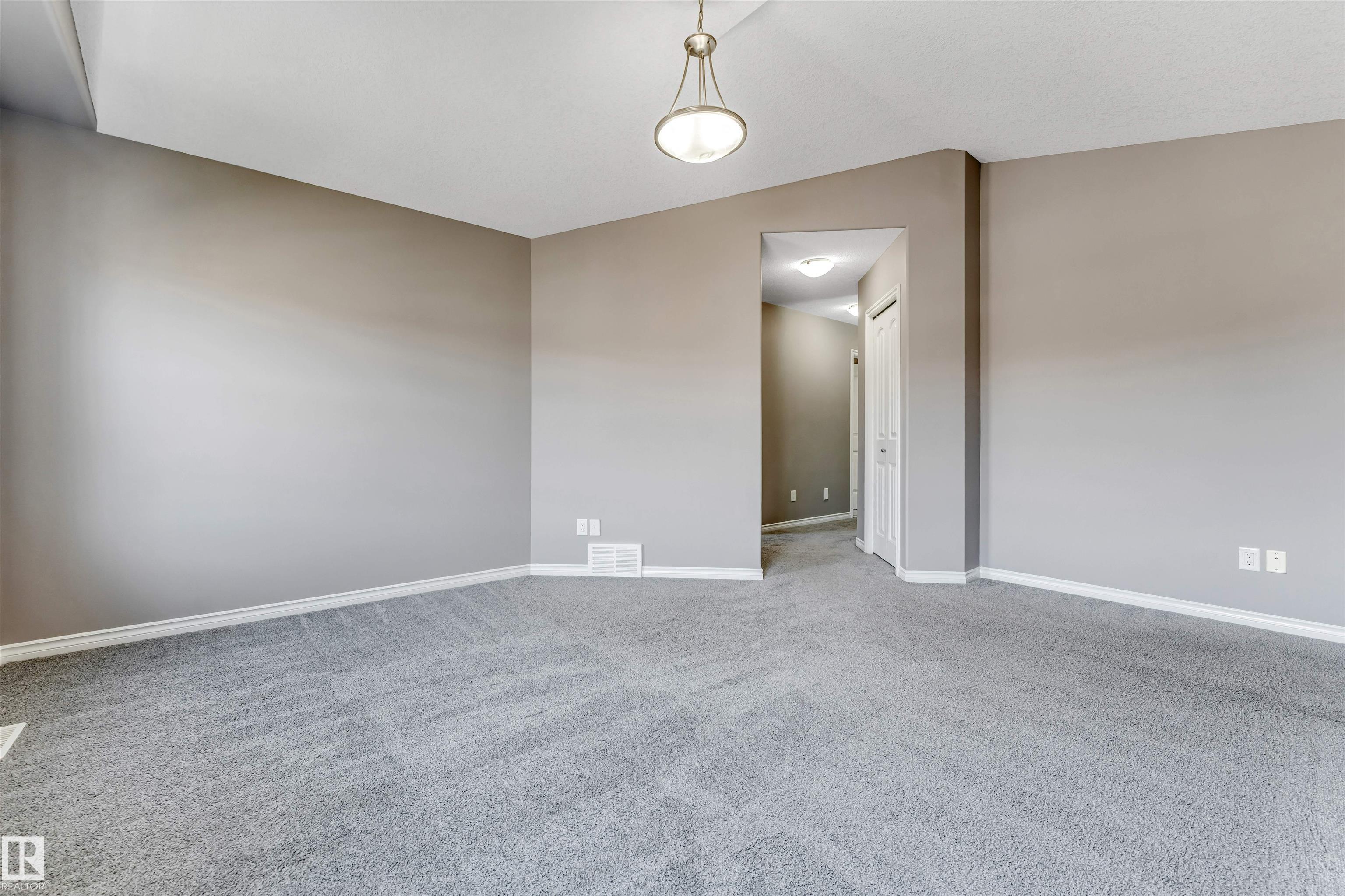 https://zimg.paragon.ice.com/ParagonImages/Property/PM/RAE/225400681/42/0/0/d7364b4efce49633bbc923236750da19/1/496ec35367591401a3ca016415ee36e5/225400681-bce9474d-2218-411b-b3d1-35d306ea6597.JPG