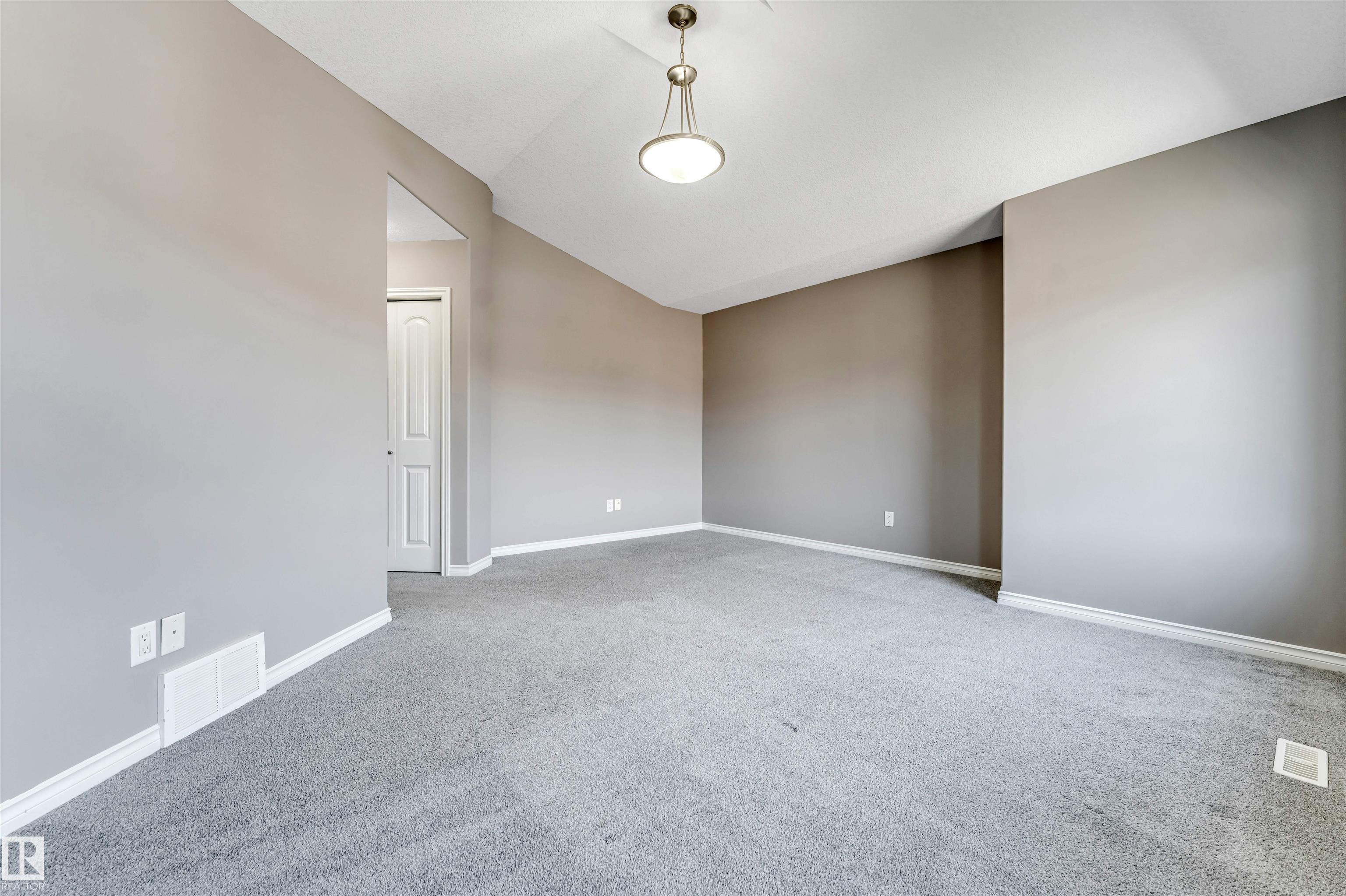 https://zimg.paragon.ice.com/ParagonImages/Property/PM/RAE/225400681/43/0/0/8c0d15201ee941580f8469d3777f6f2c/1/496ec35367591401a3ca016415ee36e5/225400681-aabc73dd-3120-4937-890e-2e6db926aa47.JPG