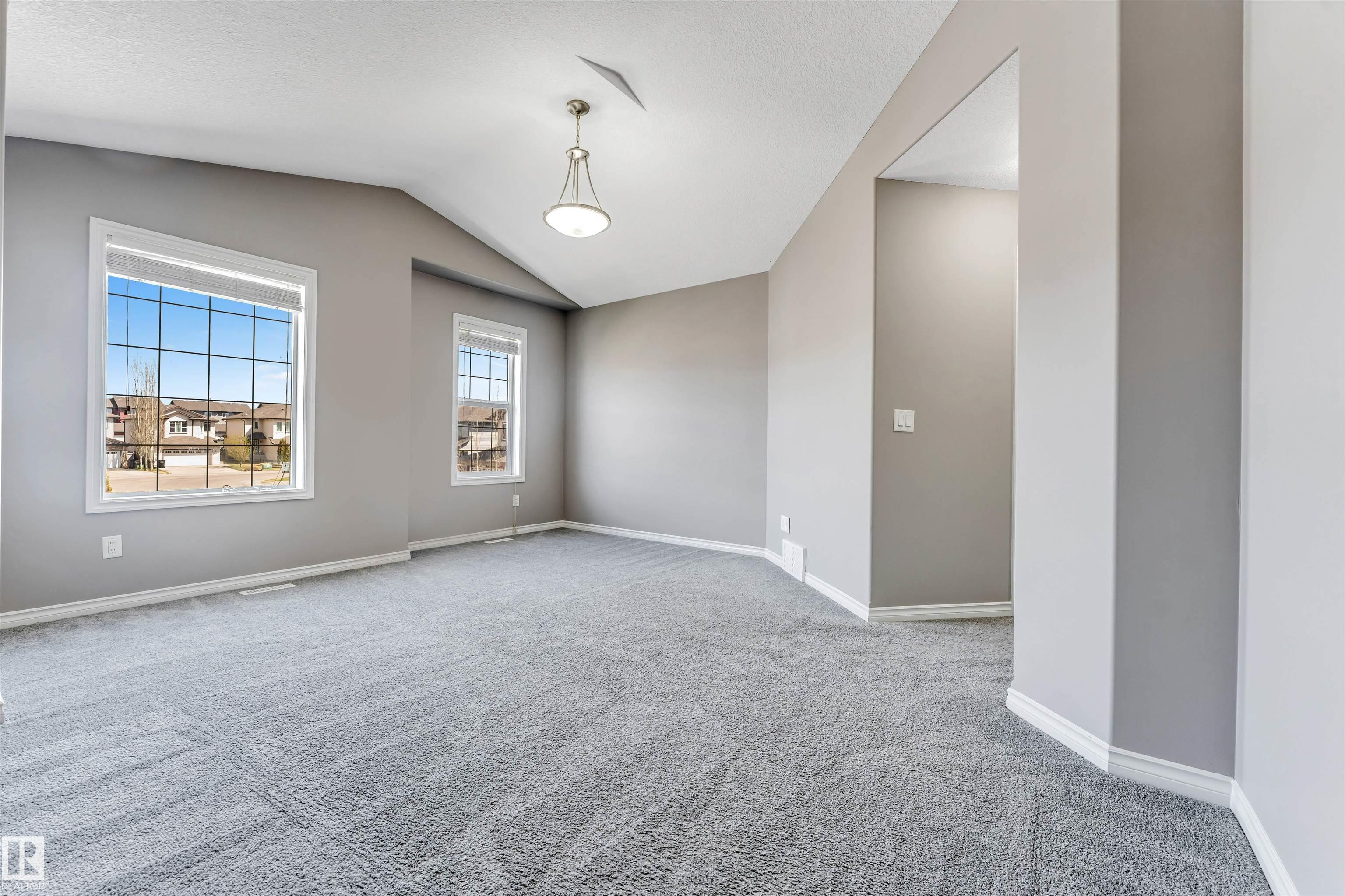 https://zimg.paragon.ice.com/ParagonImages/Property/PM/RAE/225400681/44/0/0/12f4c2e3c8be0dd5366118e5e92649ec/1/496ec35367591401a3ca016415ee36e5/225400681-a32abdb0-e13a-46c4-a5d0-d839da60765d.JPG