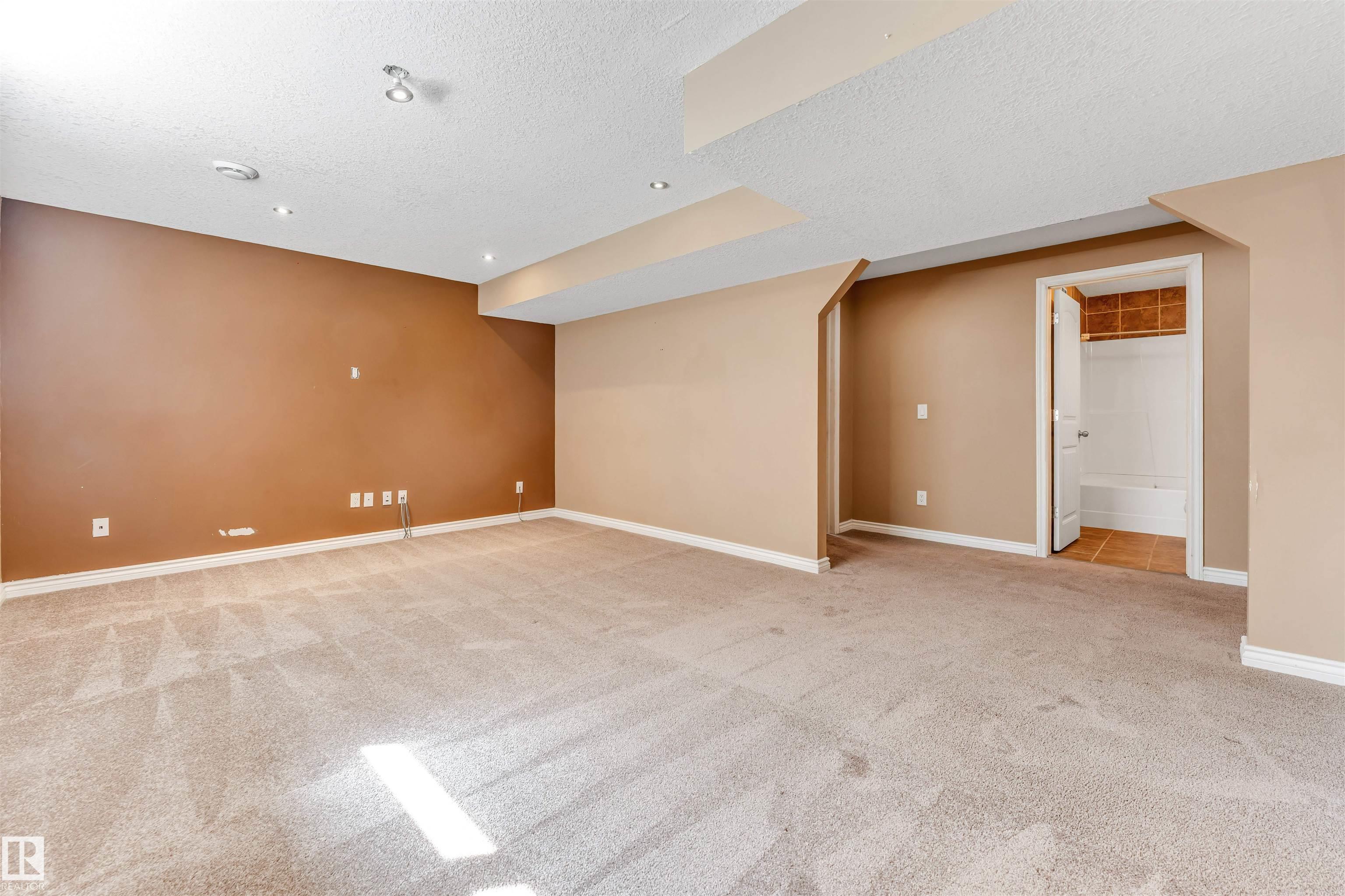 https://zimg.paragon.ice.com/ParagonImages/Property/PM/RAE/225400681/56/0/0/2b602e964bfd8a155f1edab5705f56ef/1/496ec35367591401a3ca016415ee36e5/225400681-f3dc4398-6c70-4a5e-a407-5441d93f6b54.JPG