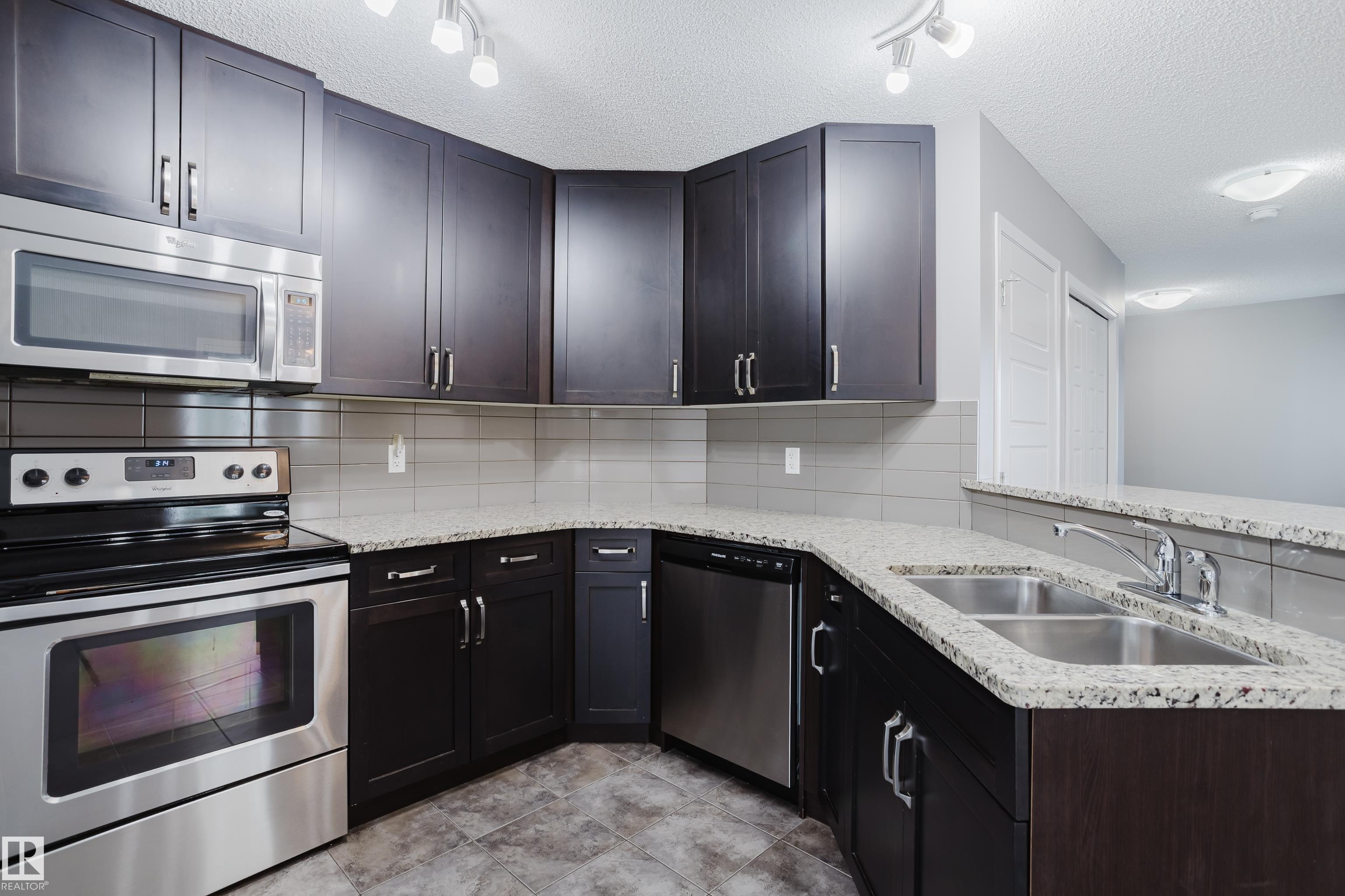 14007 164 Avenue NW, Carlton, Edmonton