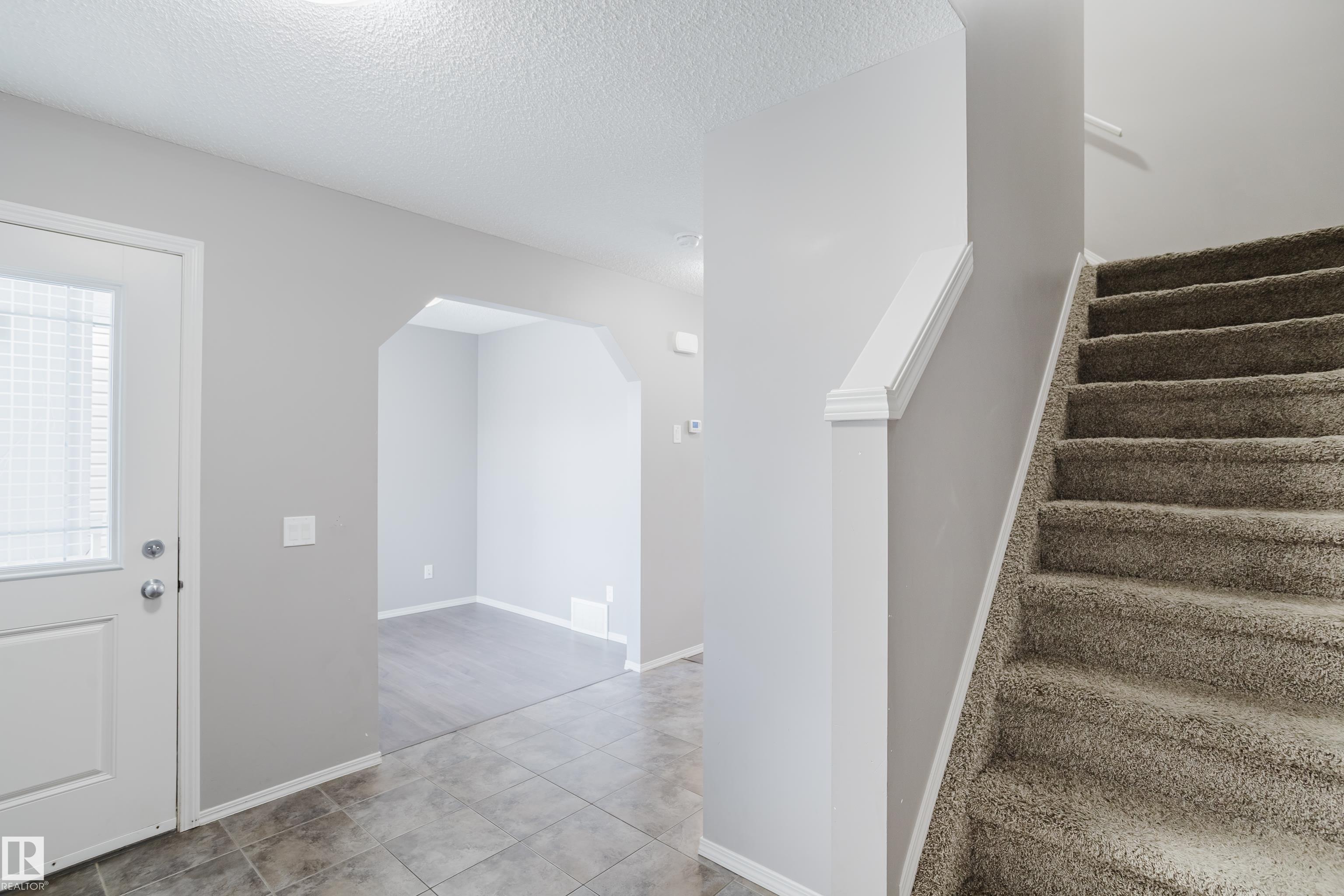 Photo 11 at 14007 164 Avenue NW, Carlton, Edmonton
