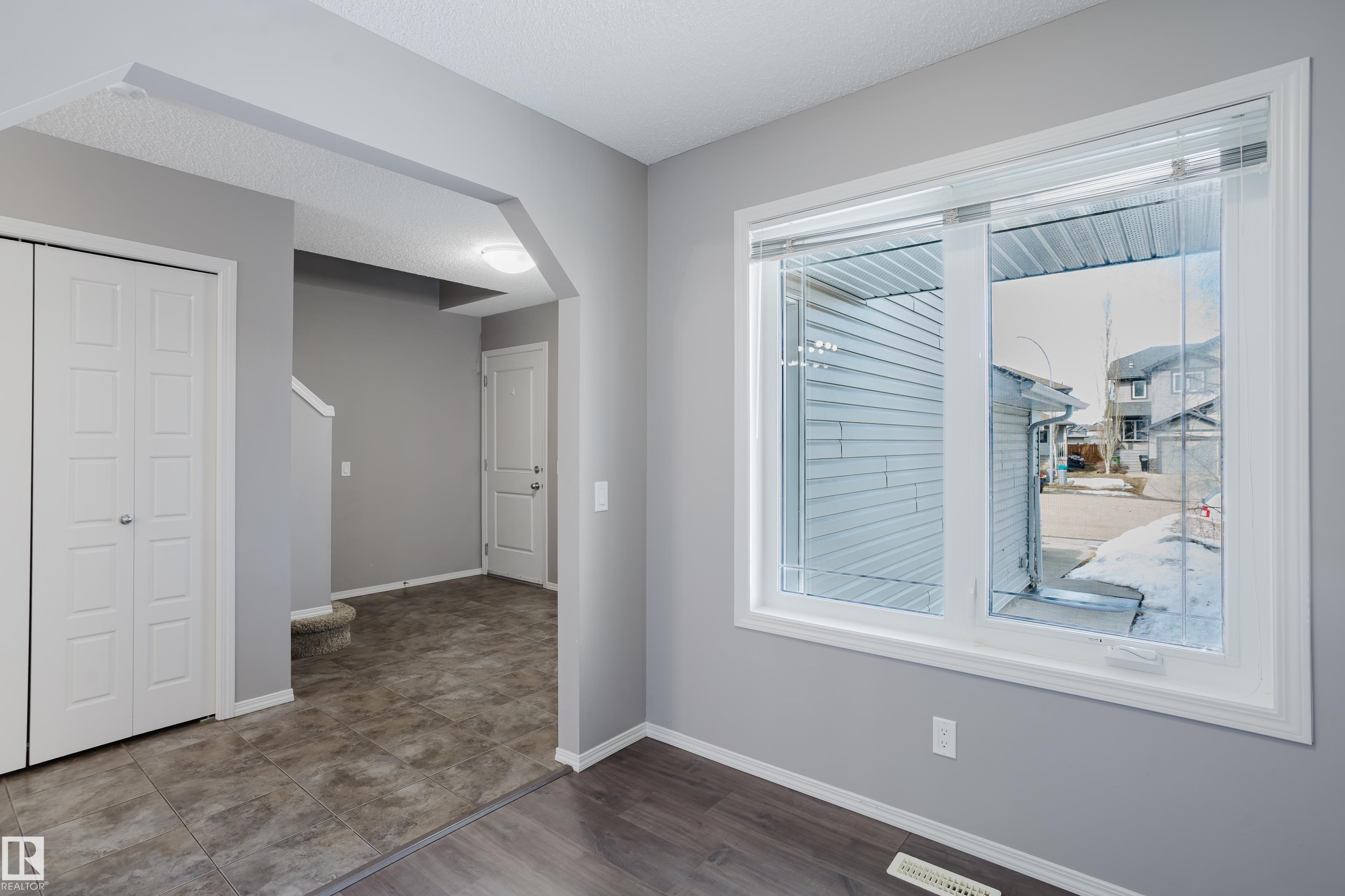 Photo 14 at 14007 164 Avenue NW, Carlton, Edmonton