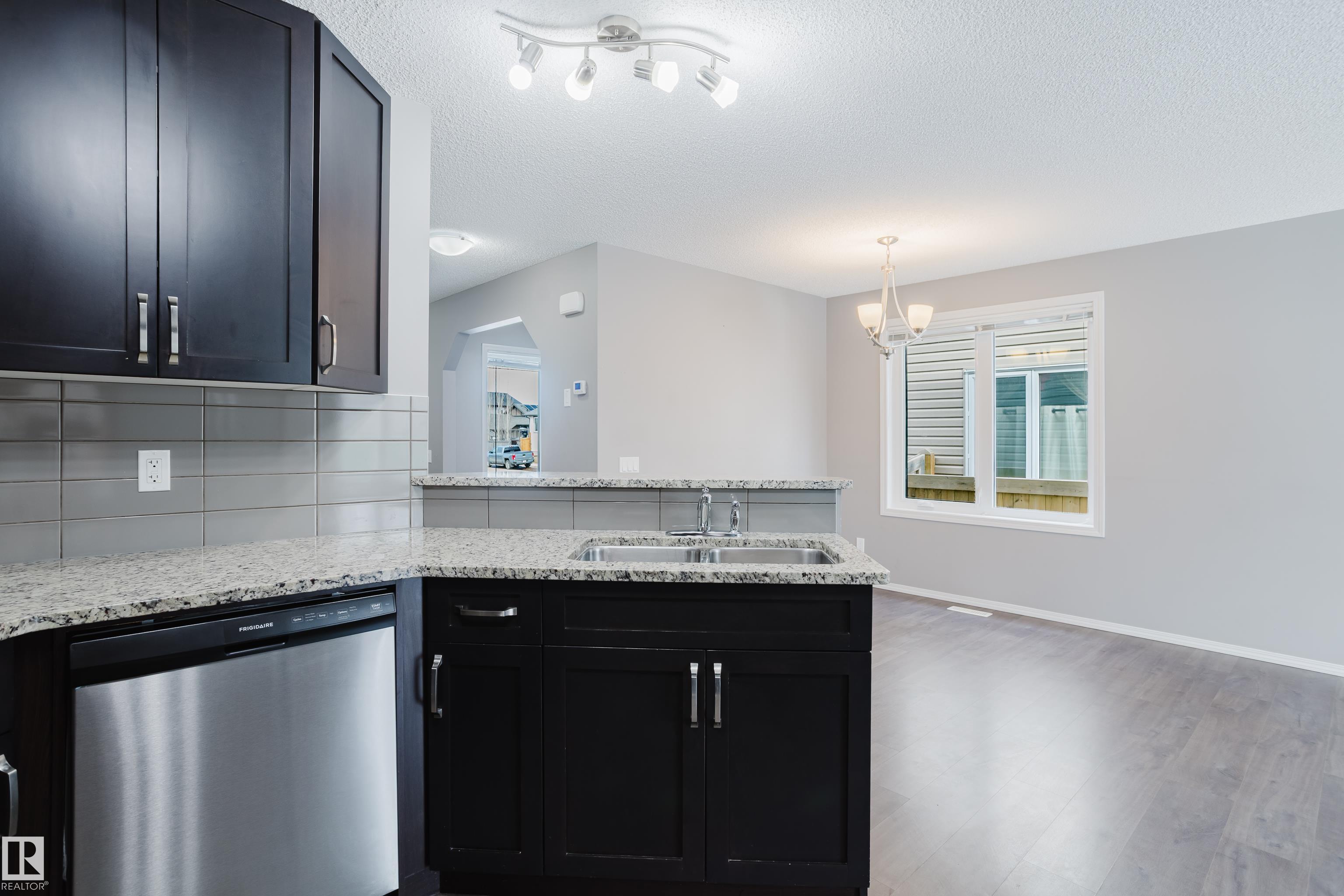 14007 164 Avenue NW, Carlton, Edmonton