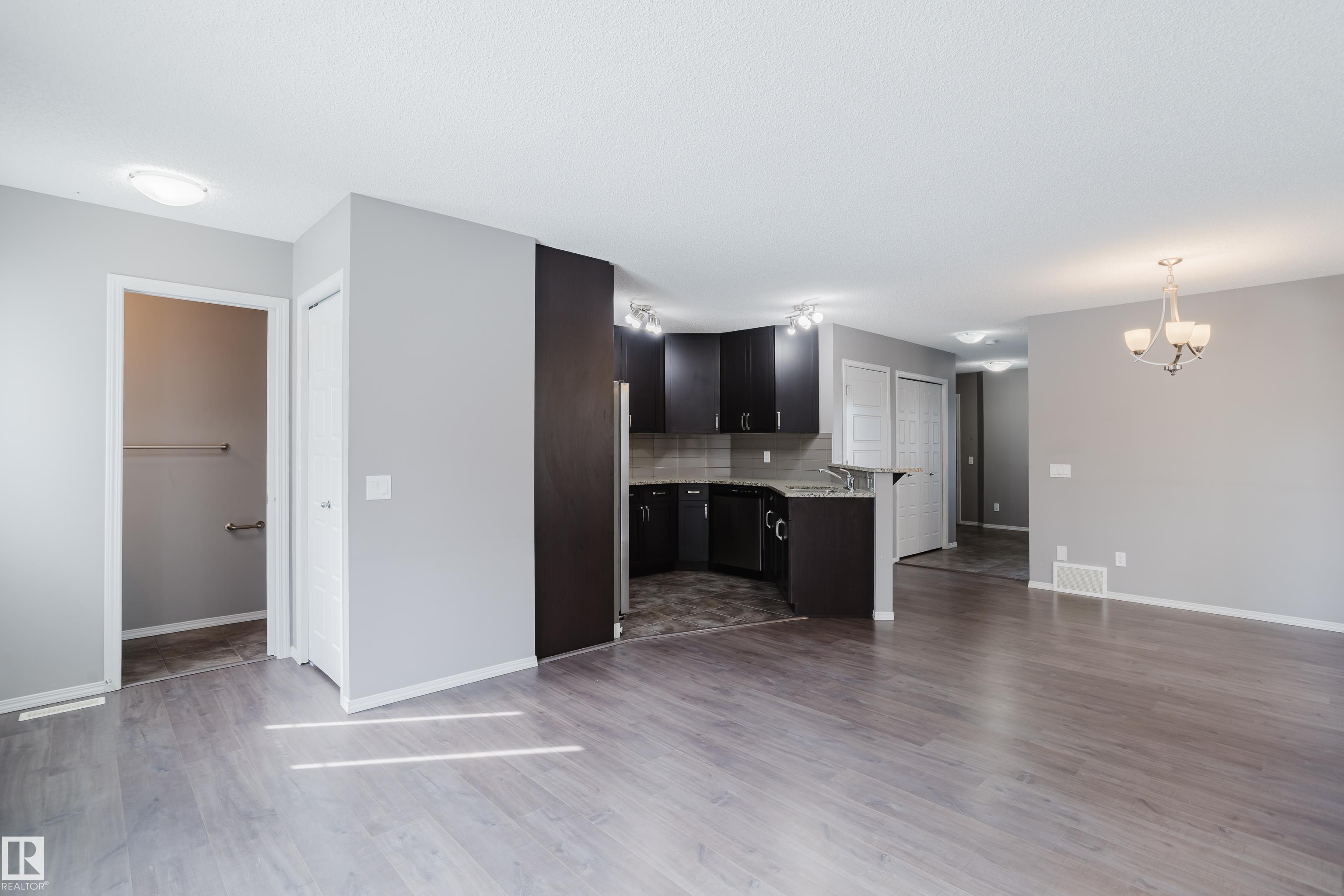 Photo 7 at 14007 164 Avenue NW, Carlton, Edmonton