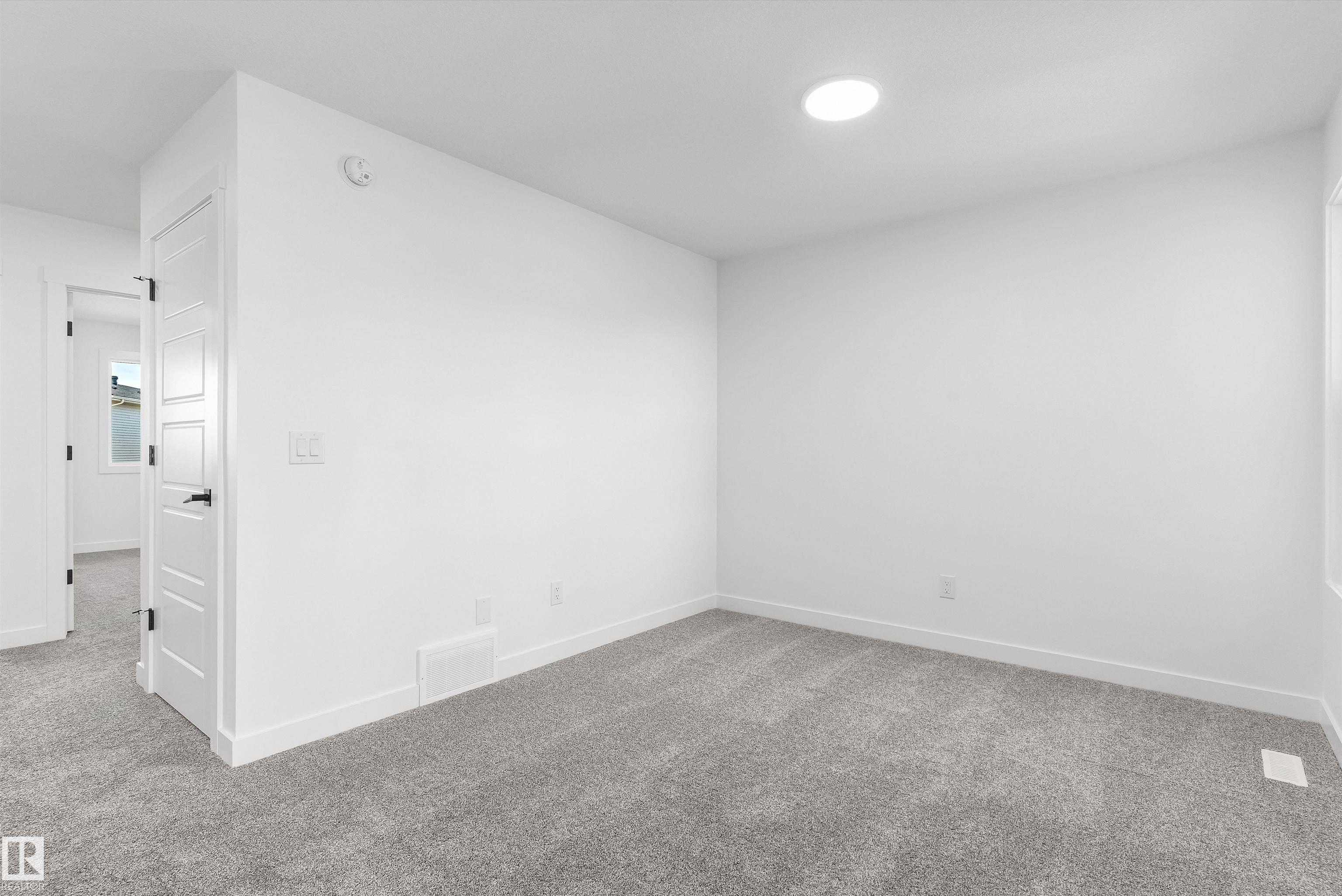 https://zimg.paragon.ice.com/ParagonImages/Property/PM/RAE/225400687/21/0/0/293a5a76db48f41ce7a8328e9b17ba60/1/61786500bf386e88b4b2e928015c4137/225400687-212926b4-7ab9-440b-9edb-4da28f8f936f.JPG