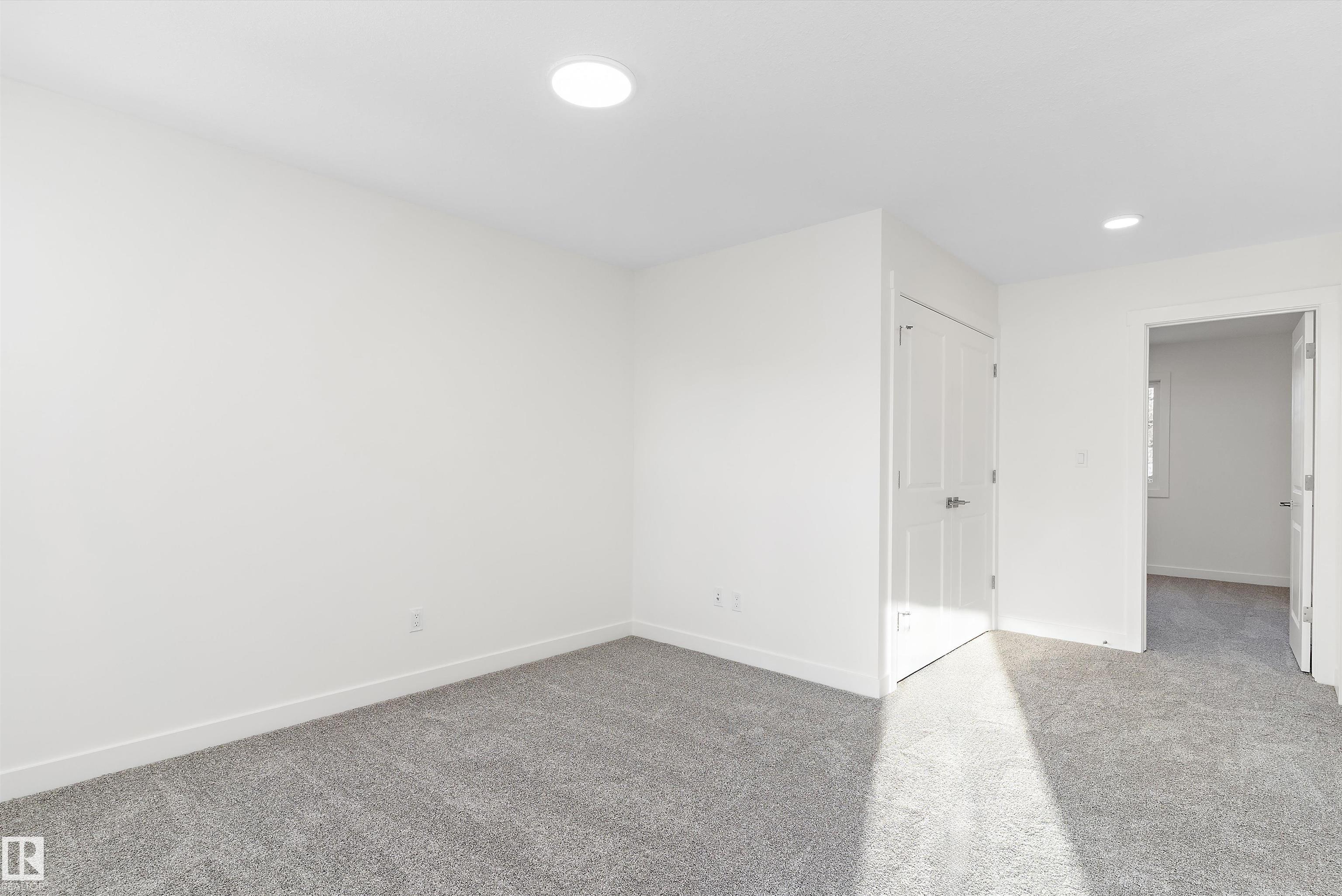 https://zimg.paragon.ice.com/ParagonImages/Property/PM/RAE/225400688/27/0/0/fc745e208aac602f1d6d0bc835814388/1/5613a7d2631180459b261f2c4930f2d5/225400688-6e409fdf-769f-4ba0-9d24-8072b5d6fc2b.JPG