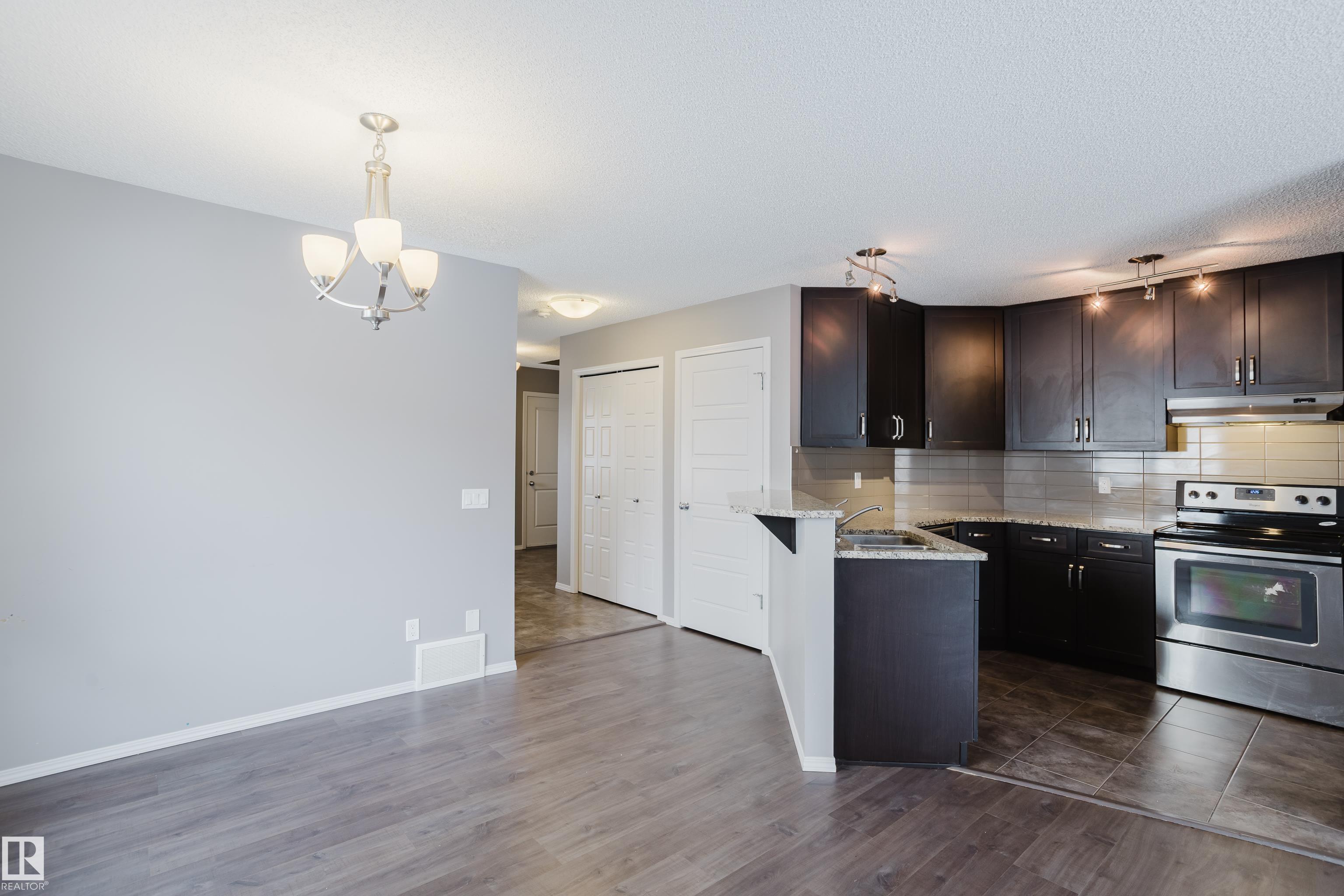 Photo 8 at 14009 164 Avenue NW, Carlton, Edmonton