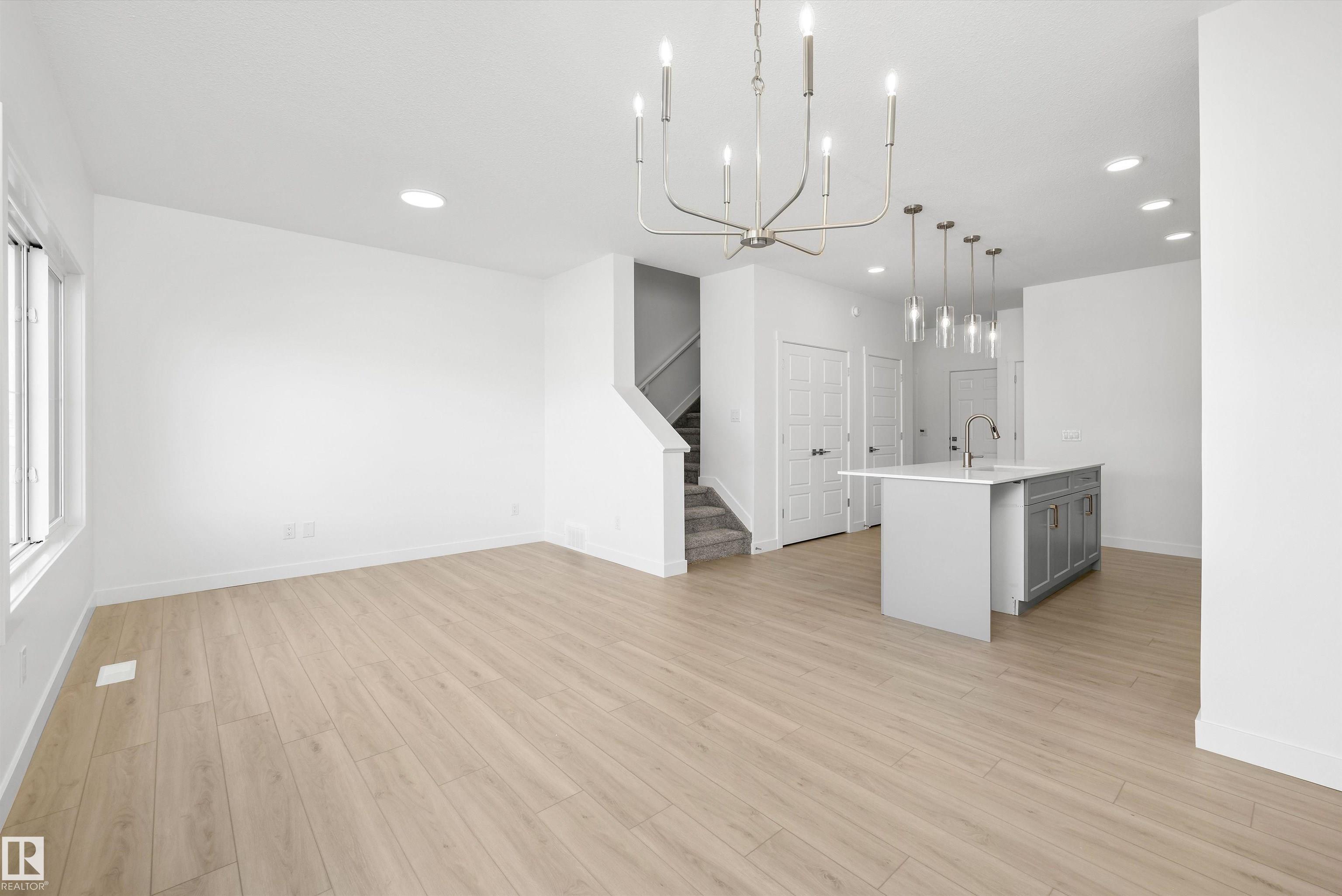 https://zimg.paragon.ice.com/ParagonImages/Property/PM/RAE/225400695/13/0/0/531fd22c97f0b017acb924f6d1684c9c/1/fbf333af3656aedbdaeae4a0cfa97a16/225400695-cf924043-c63e-4d48-bfba-645b3bf32ed6.JPG