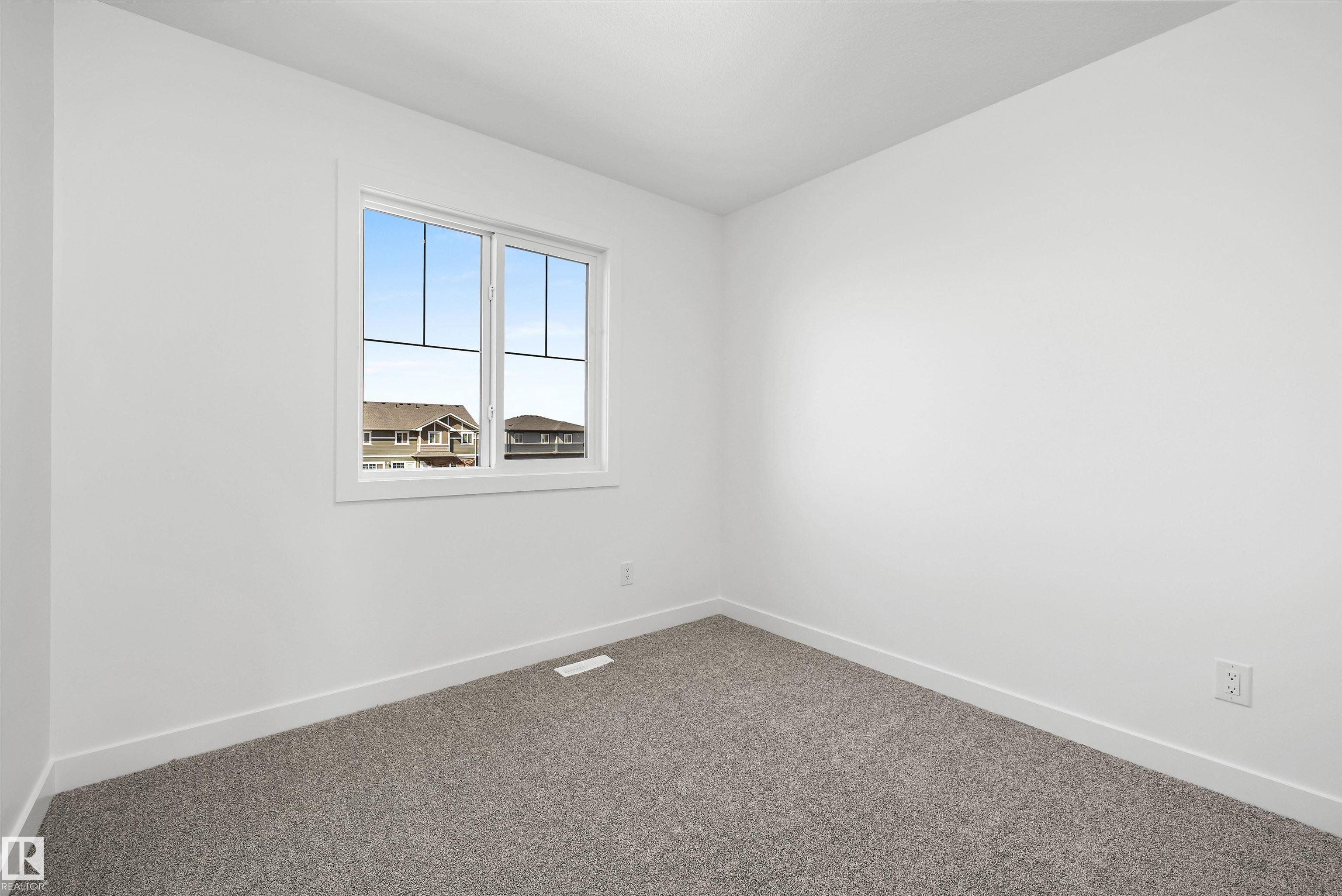 https://zimg.paragon.ice.com/ParagonImages/Property/PM/RAE/225400695/26/0/0/43db63fdac14dbd6243f9465c76f841a/1/fbf333af3656aedbdaeae4a0cfa97a16/225400695-5847149a-0514-46e4-8596-a00575b6435f.JPG