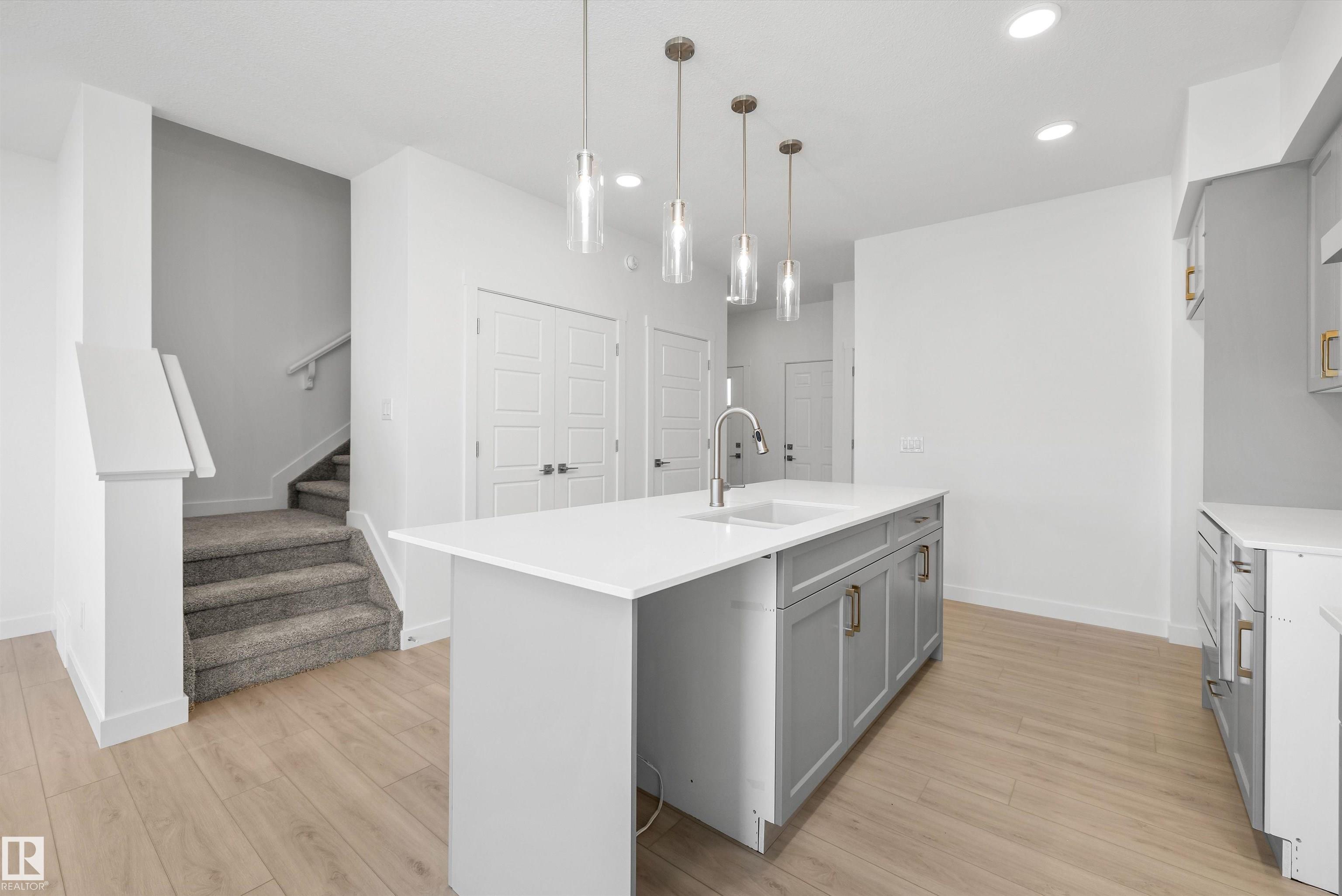 https://zimg.paragon.ice.com/ParagonImages/Property/PM/RAE/225400695/8/0/0/6d38996f42788a2aa70e11e1bad7de74/1/fbf333af3656aedbdaeae4a0cfa97a16/225400695-0e6f3ceb-b231-4aad-b1e3-658dbb5ed41f.JPG
