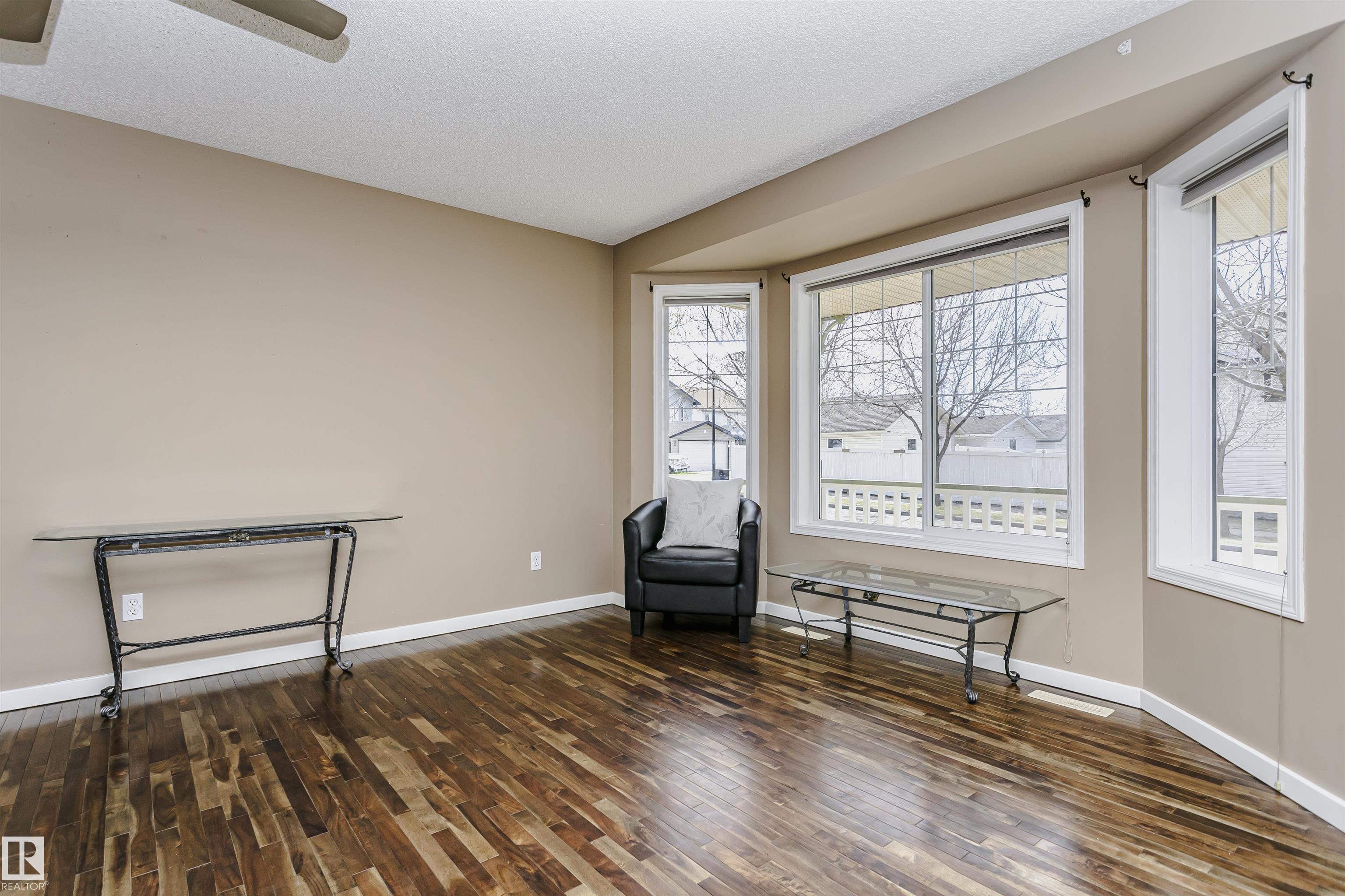 https://zimg.paragon.ice.com/ParagonImages/Property/PM/RAE/225400696/10/0/0/5b4d20b0f1de2b6254a57efe649702ef/1/adf2dd019cd44f509cc575d6205c47e2/225400696-43f75c3f-611d-43f6-99f3-3aa31d185f77.JPG