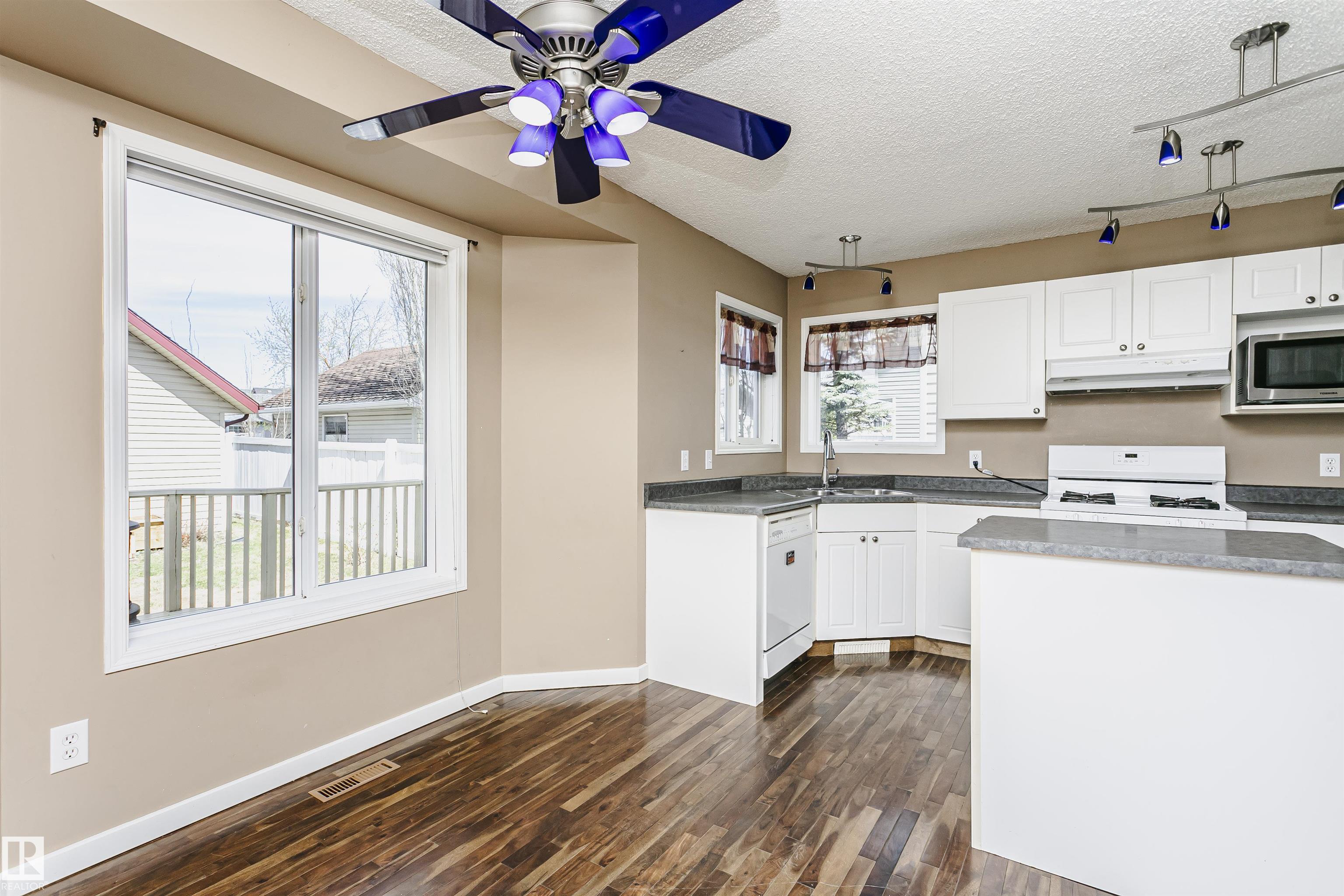 https://zimg.paragon.ice.com/ParagonImages/Property/PM/RAE/225400696/14/0/0/8bb4694da675f5b037c5433bee70daae/1/adf2dd019cd44f509cc575d6205c47e2/225400696-3c438308-df3d-48fa-812f-512226ba431b.JPG