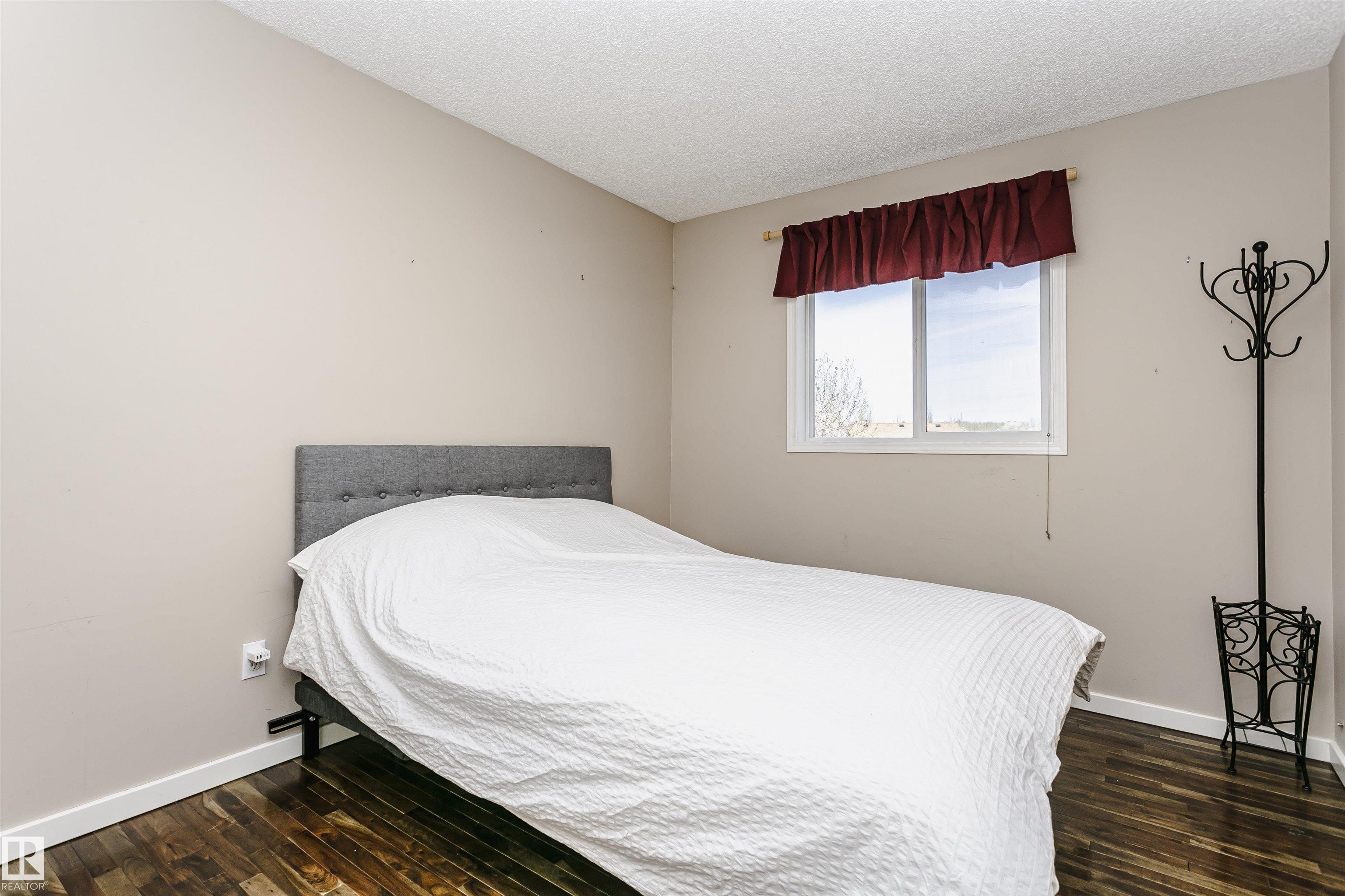 https://zimg.paragon.ice.com/ParagonImages/Property/PM/RAE/225400696/19/0/0/7e7888405f425b3498ccc4b2919af1ae/1/adf2dd019cd44f509cc575d6205c47e2/225400696-7da7275c-664d-48db-a772-e733dd0d93c4.JPG