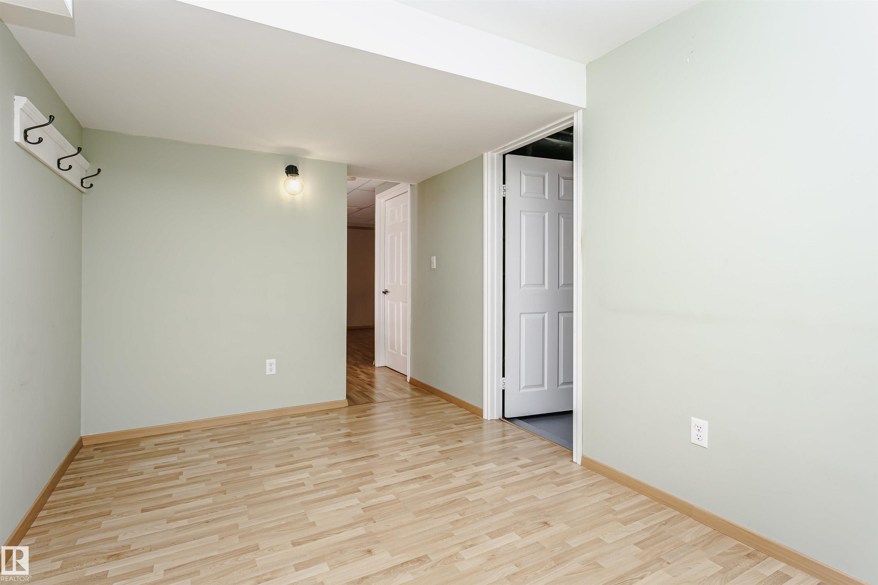https://zimg.paragon.ice.com/ParagonImages/Property/PM/RAE/225400696/23/0/0/09a8d99f6e63a99cc17080a788f7961d/1/adf2dd019cd44f509cc575d6205c47e2/225400696-776c9567-3f4b-48e7-b8d2-e33d4725fe48.JPG