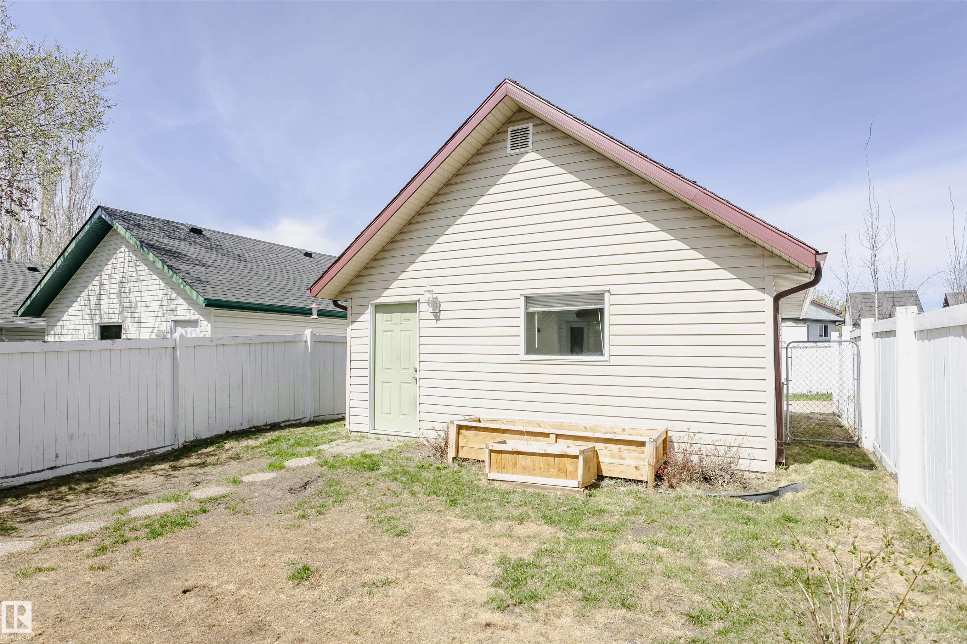 https://zimg.paragon.ice.com/ParagonImages/Property/PM/RAE/225400696/26/0/0/2407335bae894ae5395ea6a66067eec5/1/adf2dd019cd44f509cc575d6205c47e2/225400696-beb52b0e-46e7-4387-83ad-134e68e72500.JPG