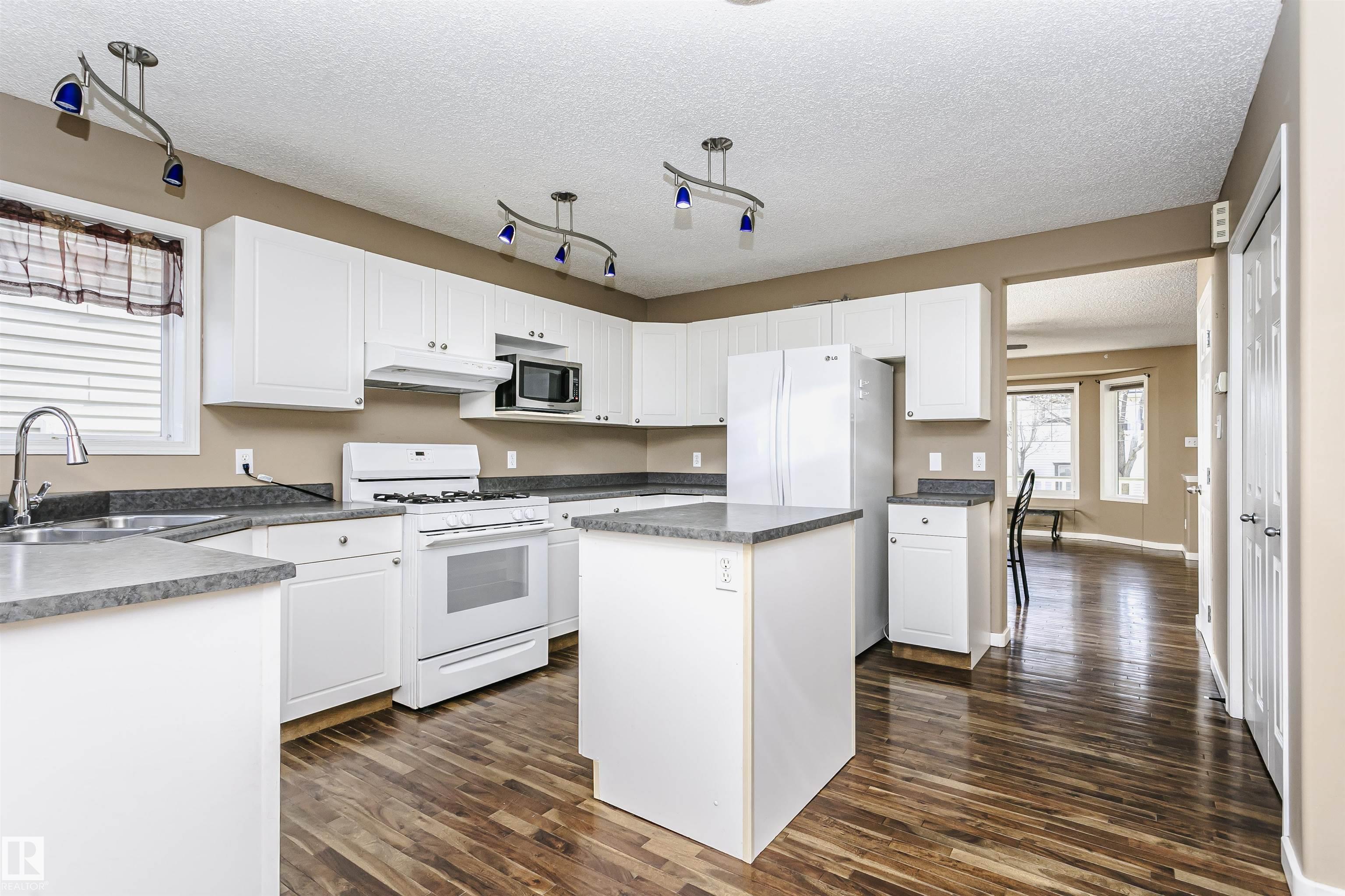 https://zimg.paragon.ice.com/ParagonImages/Property/PM/RAE/225400696/5/0/0/dc2ca89a1929eef0604a3799dff0c659/1/adf2dd019cd44f509cc575d6205c47e2/225400696-26c66ca6-2a83-46f0-9228-99a246883b66.JPG