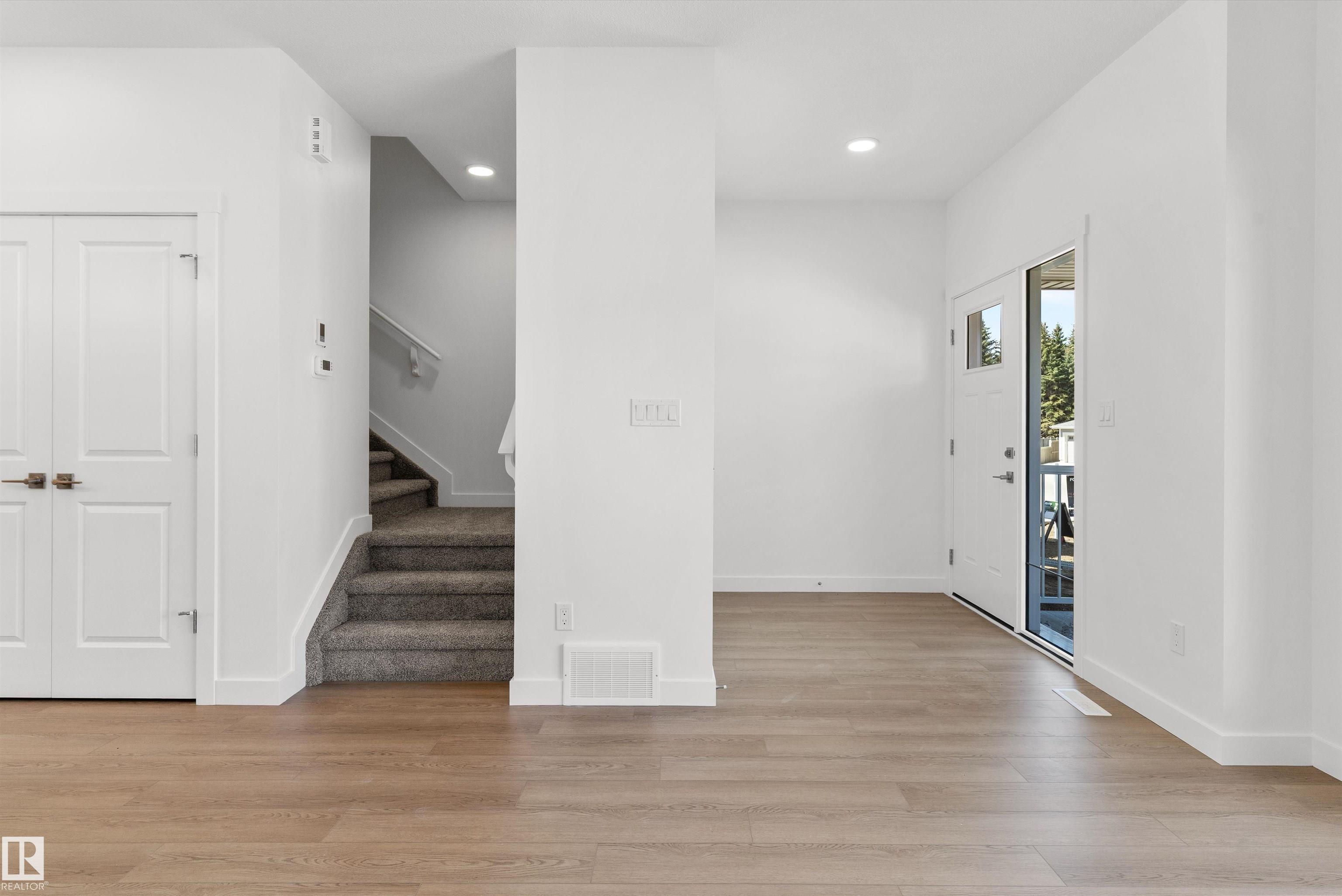 Photo 7 at 20703 43 Avenue NW, Edgemont, Edmonton