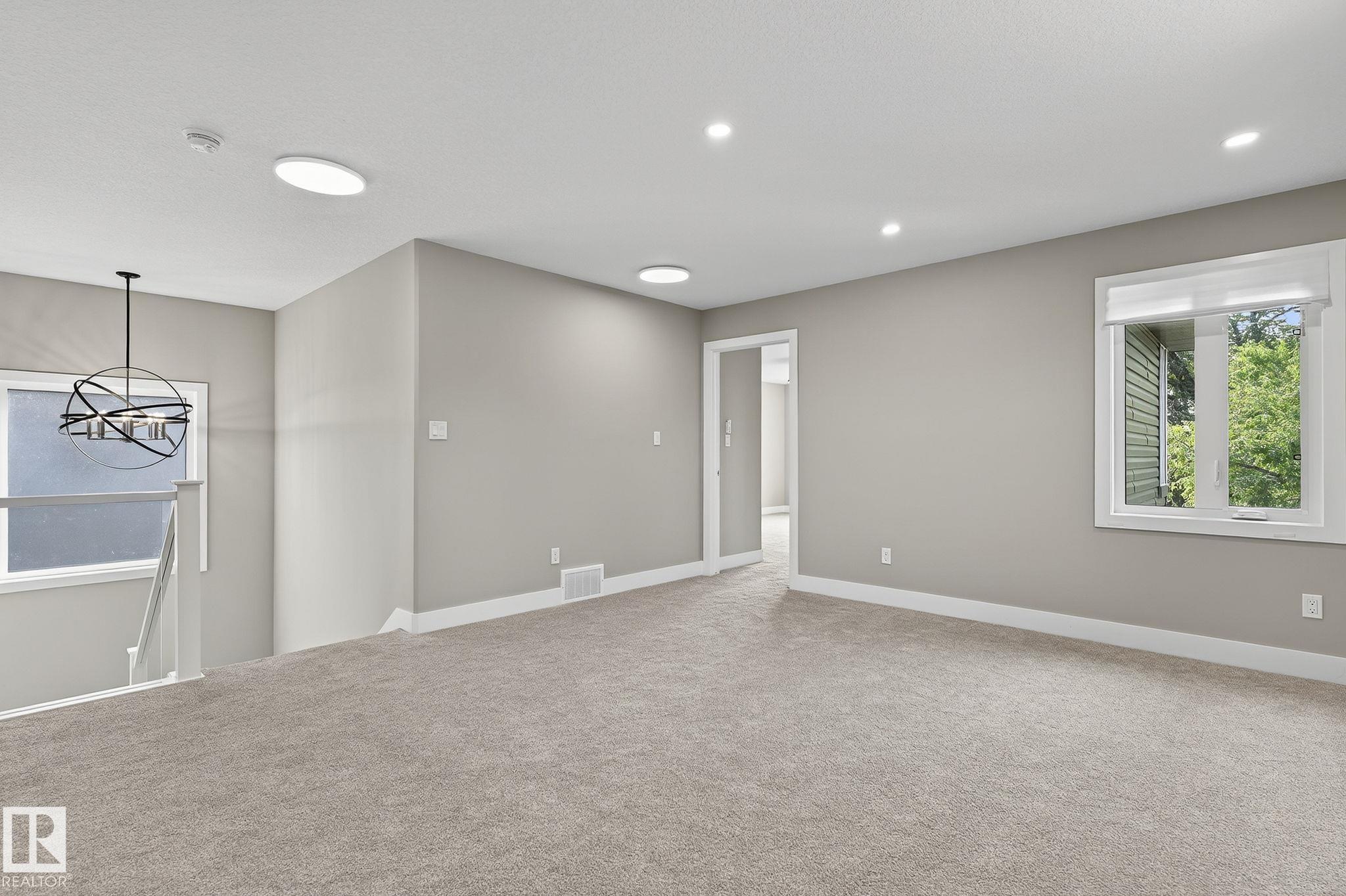 https://zimg.paragon.ice.com/ParagonImages/Property/PM/RAE/225400709/28/0/0/b02be1ea853c5b1cccd99733107bcbcb/1/65a6e02c9ce3bd7506cba7fdca36858c/225400709-B6AA350D-527D-445E-B24E-46351FEF355A.JPG
