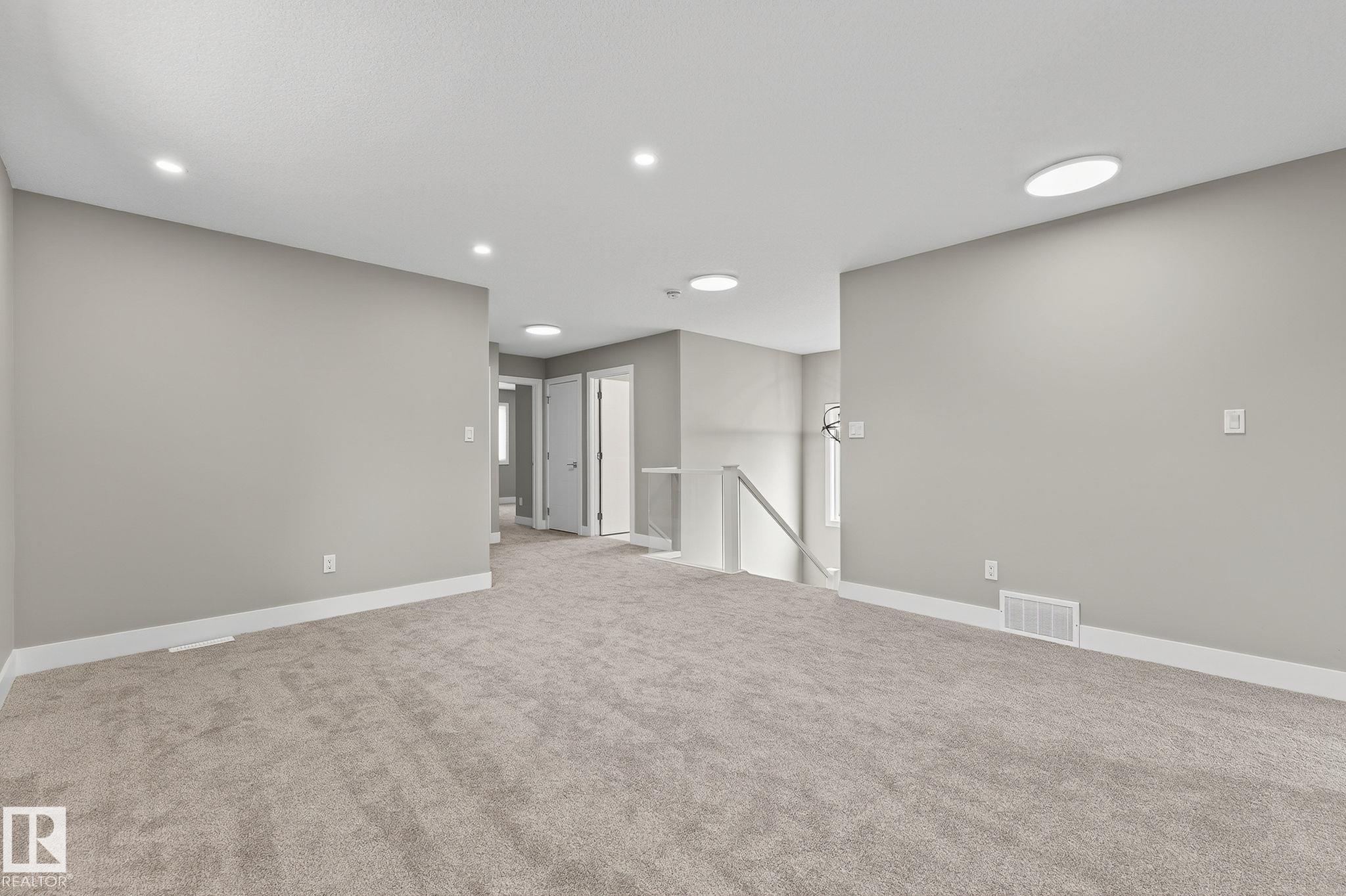 https://zimg.paragon.ice.com/ParagonImages/Property/PM/RAE/225400709/29/0/0/d23c3f09e127708e68bcc480e6bf5c7f/1/65a6e02c9ce3bd7506cba7fdca36858c/225400709-01F7CDF1-05C5-497C-AE0C-2C523CE3926F.JPG