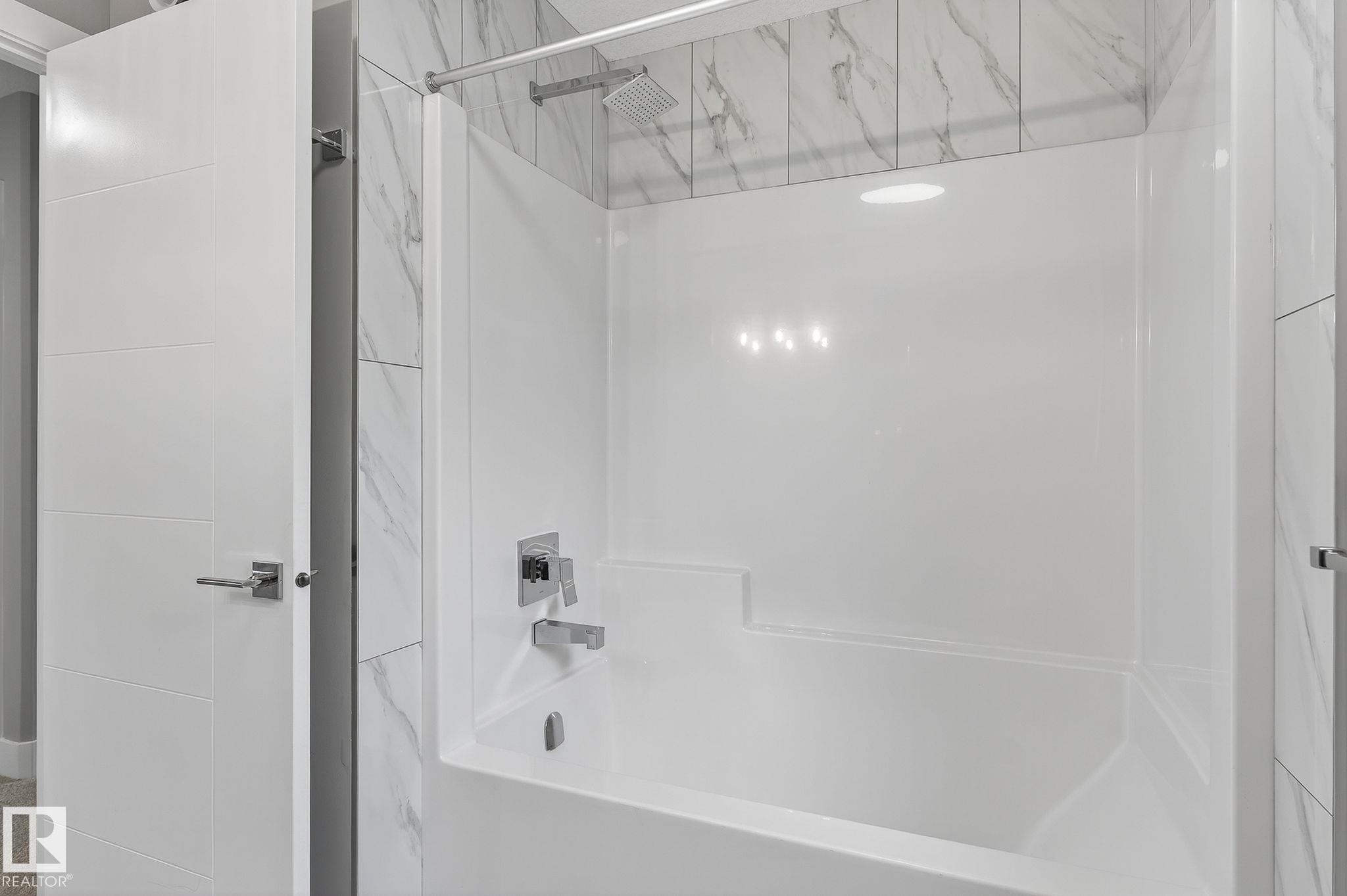 https://zimg.paragon.ice.com/ParagonImages/Property/PM/RAE/225400709/51/0/0/3f2e994894fe526972c27ea691b5b3a6/1/65a6e02c9ce3bd7506cba7fdca36858c/225400709-4DC4C44E-FA5F-4272-8F79-3F6A397AA7DA.JPG