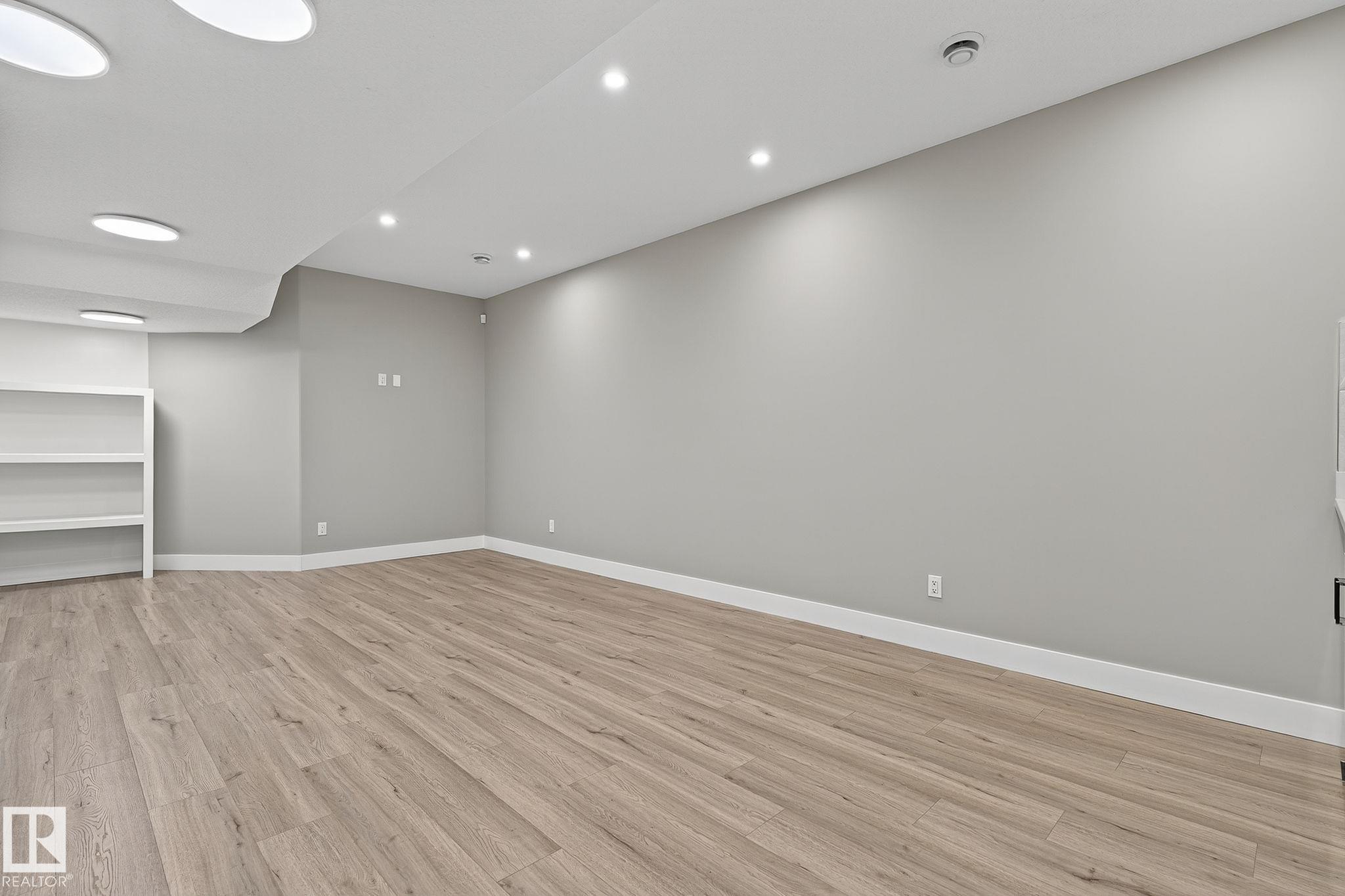 https://zimg.paragon.ice.com/ParagonImages/Property/PM/RAE/225400709/56/0/0/5e5dc4ac31d97a1445ff50fd73ad3157/1/65a6e02c9ce3bd7506cba7fdca36858c/225400709-5A41D25B-0F77-4B92-B4A3-95FDF88EC3B8.JPG