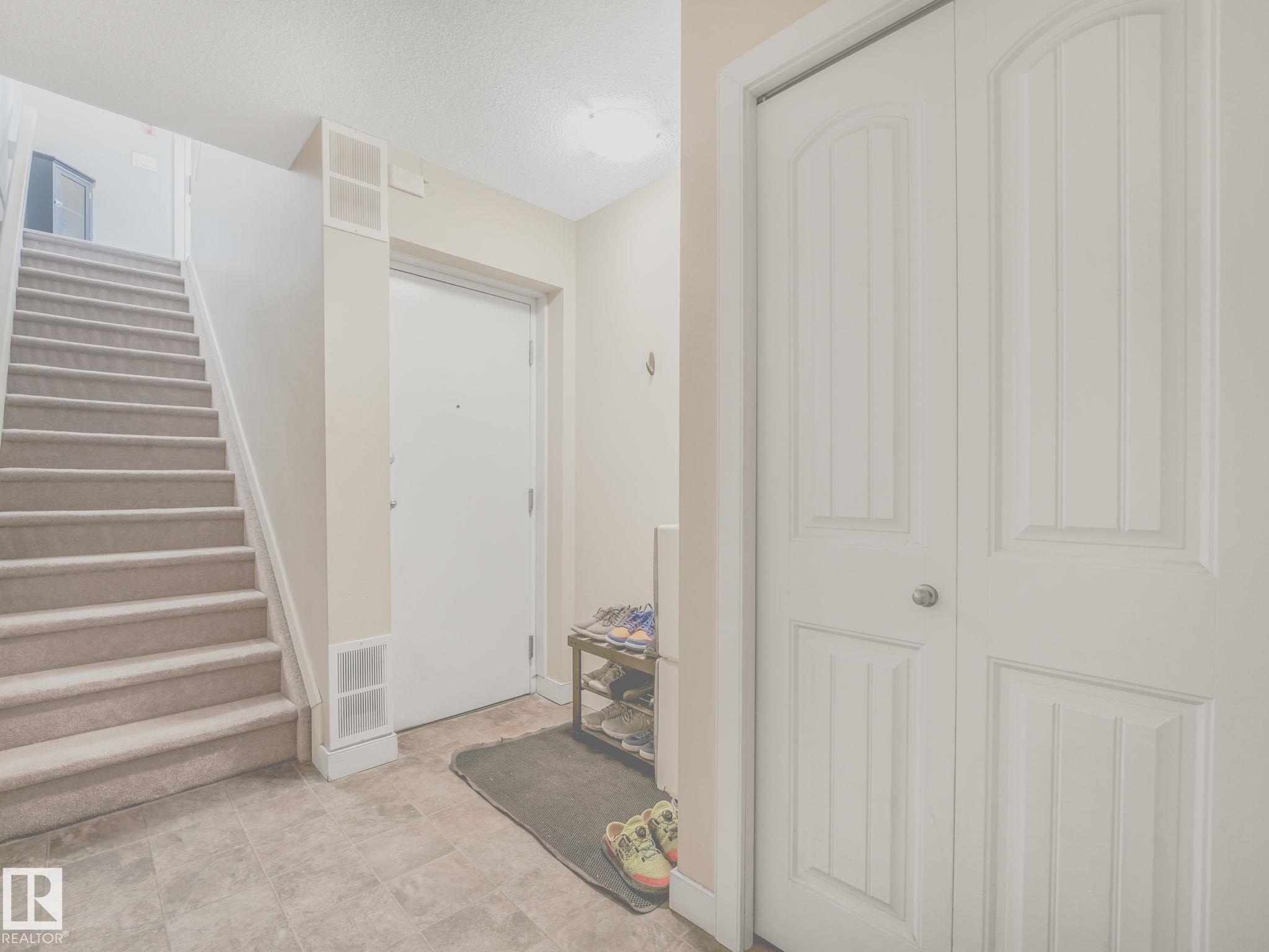 Photo 37 at 37 - 13825 155 Avenue NW, Carlton, Edmonton