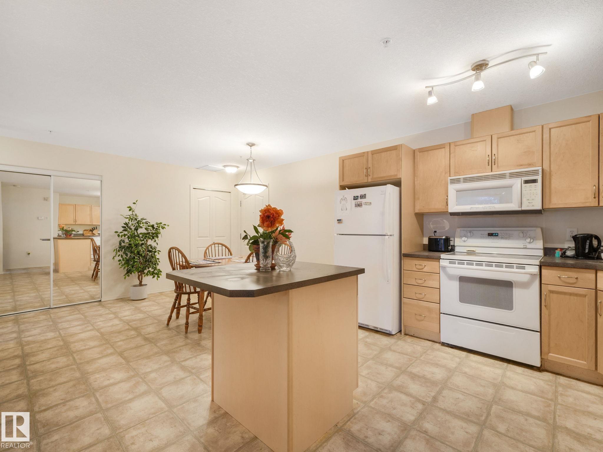 Photo 8 at 115 - 78A Mckenney Avenue, Mission, St. Albert