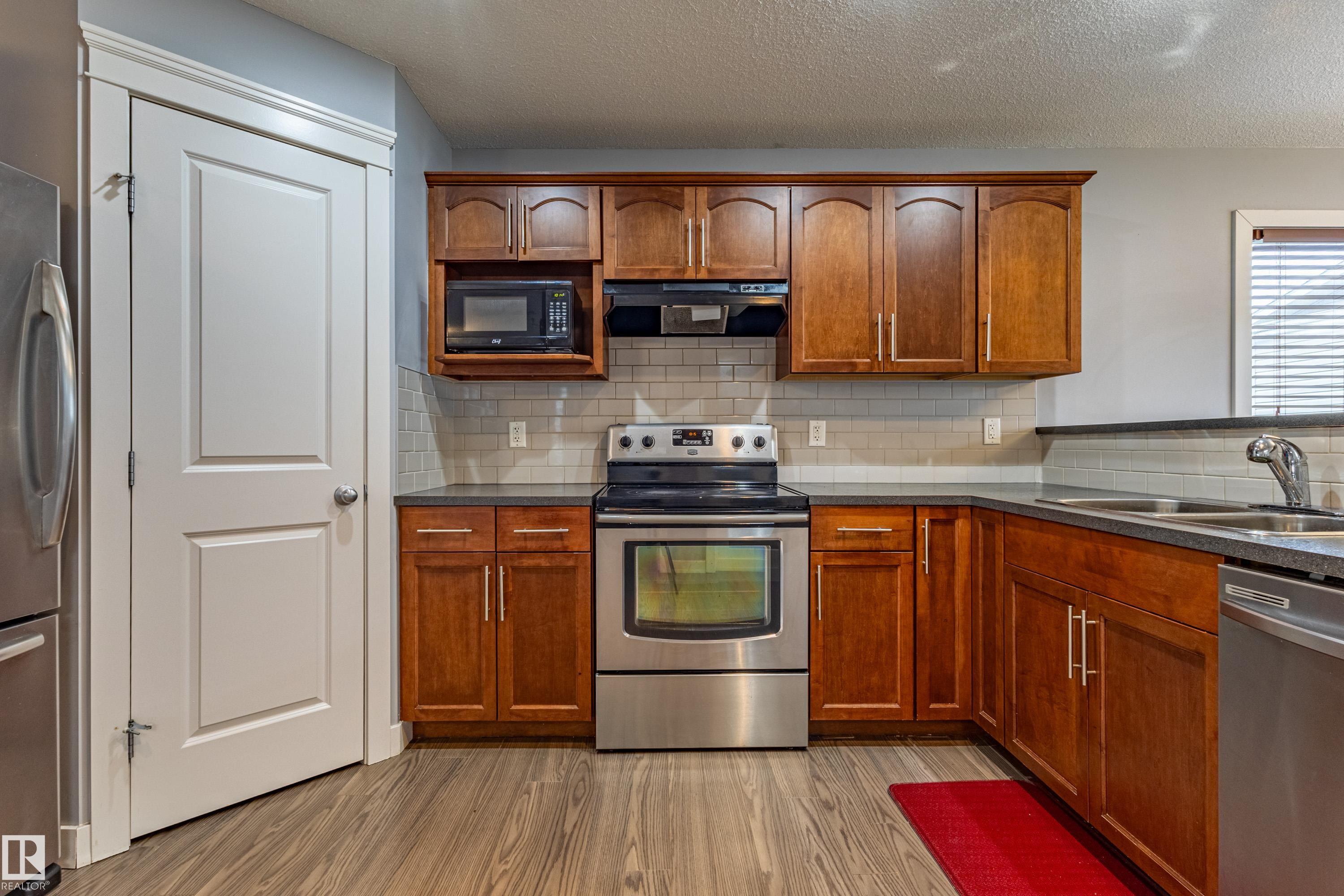 https://zimg.paragon.ice.com/ParagonImages/Property/PM/RAE/225400718/13/0/0/7eee025c7d0e2986c0be205f2d9bc5c2/1/c65f36f31fc8e0c34d7e49a04101783e/225400718-db11e674-421c-4443-be3e-6747c143cca1.JPG