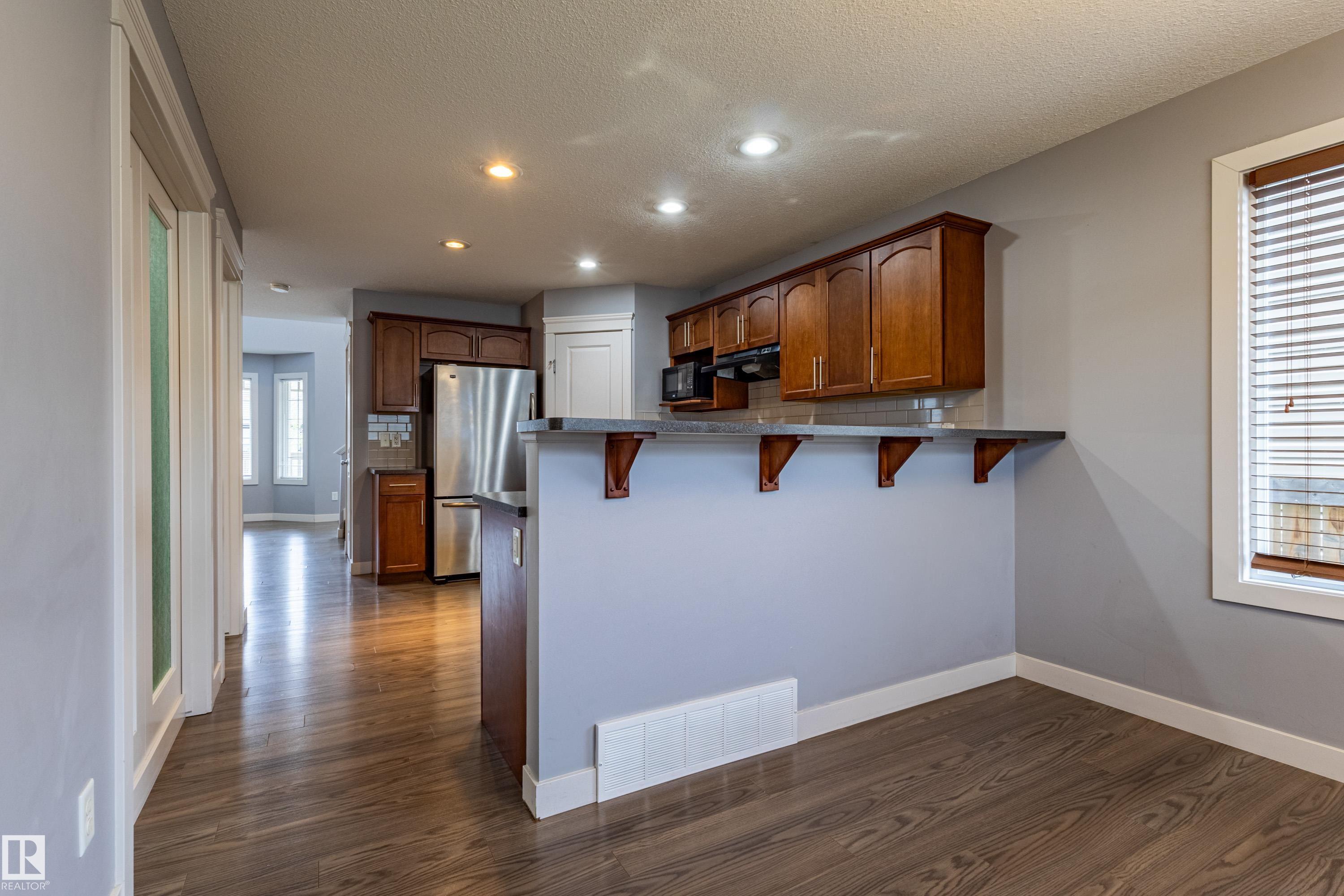 https://zimg.paragon.ice.com/ParagonImages/Property/PM/RAE/225400718/15/0/0/3403d09f83c36bb16ef0cbfdbd91e814/1/c65f36f31fc8e0c34d7e49a04101783e/225400718-b4f88893-a1a5-4648-9c24-925fc3b73096.JPG