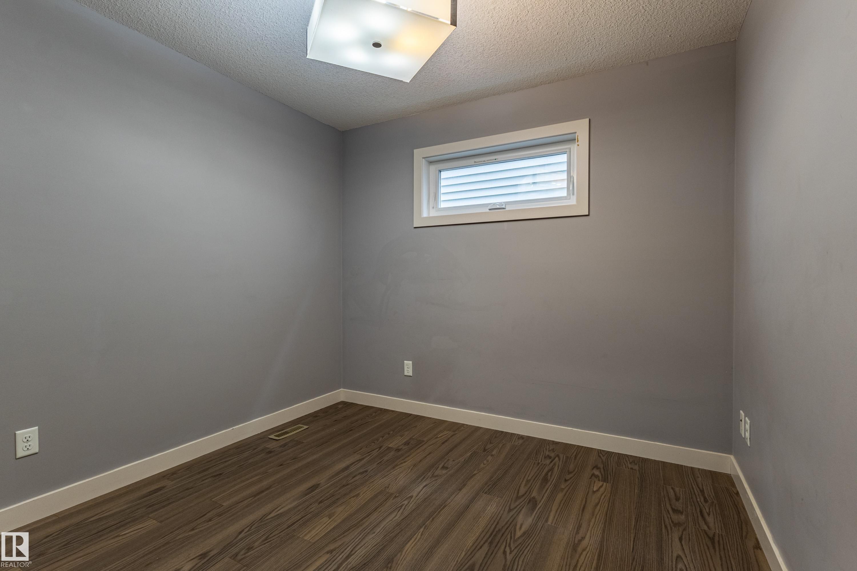 https://zimg.paragon.ice.com/ParagonImages/Property/PM/RAE/225400718/19/0/0/6f97772904a2e429fc12141c461385d7/1/c65f36f31fc8e0c34d7e49a04101783e/225400718-54ea047c-1cf7-42e5-a0e7-f69f9d059ed7.JPG