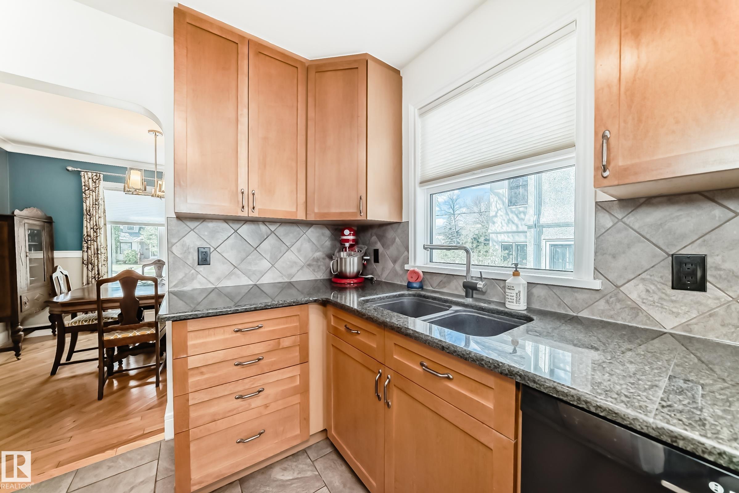 Photo 13 at 11243 127 Street NW, Inglewood, Edmonton