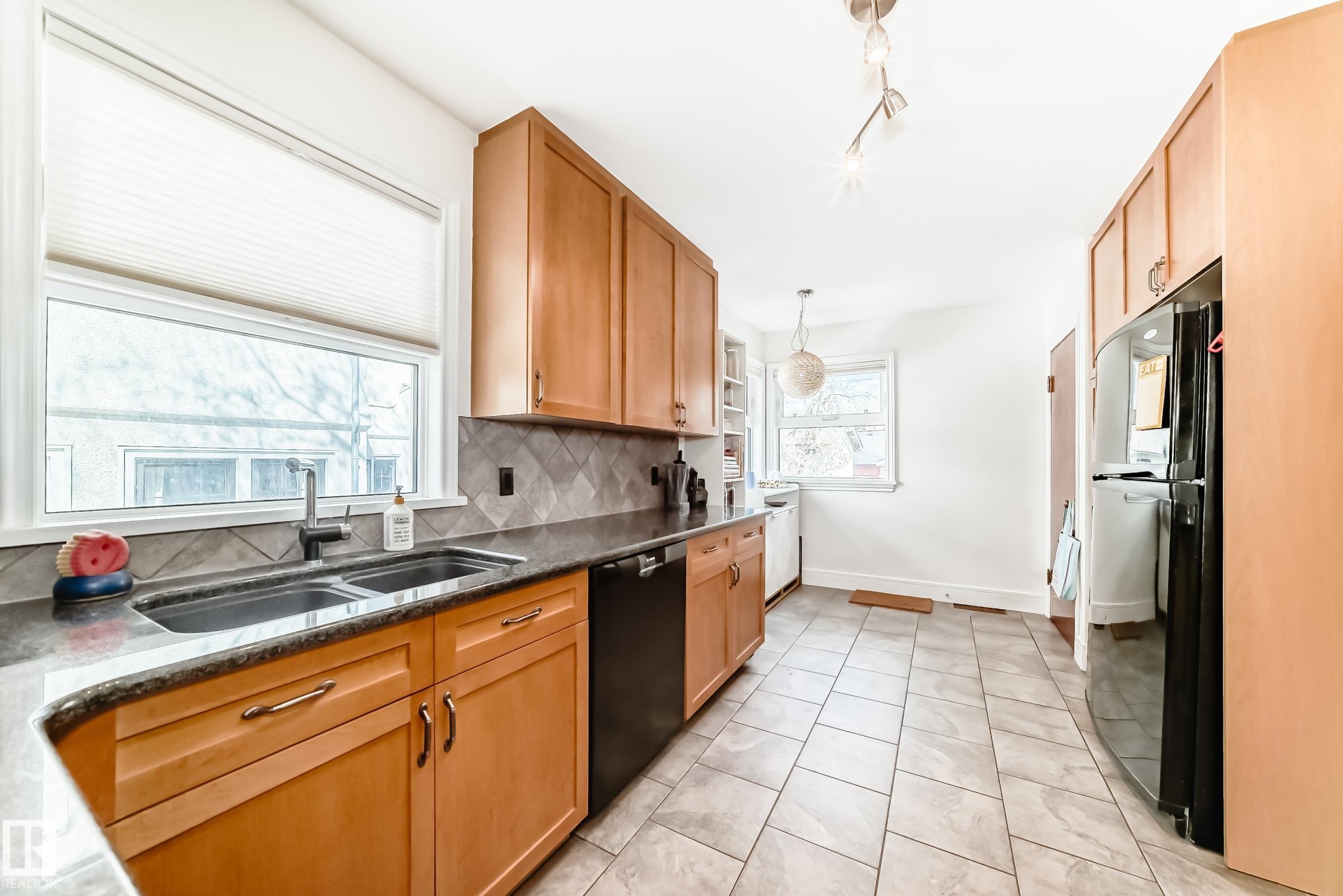 Photo 14 at 11243 127 Street NW, Inglewood, Edmonton