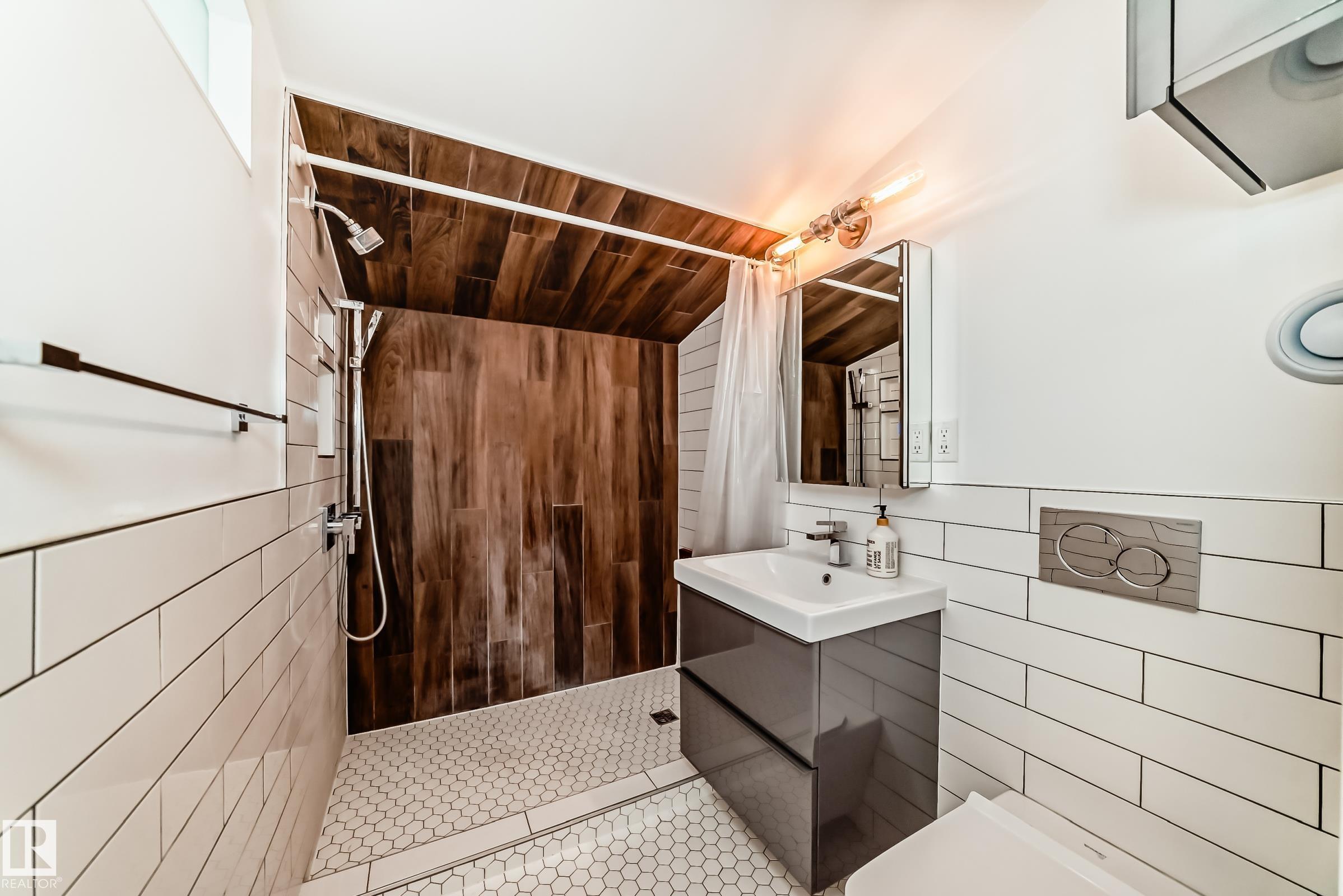Photo 32 at 11243 127 Street NW, Inglewood, Edmonton